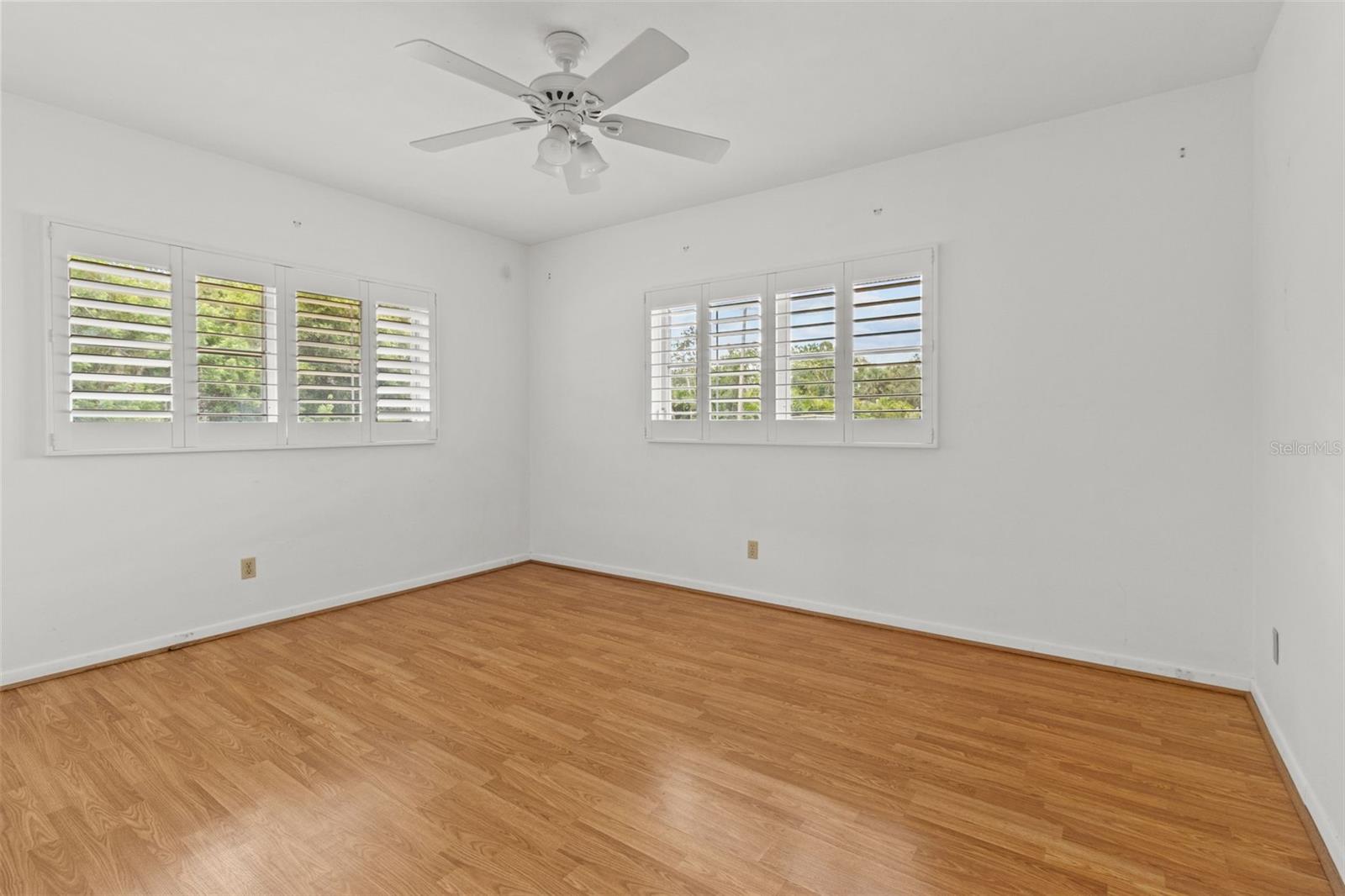 Listing photo id 26 for 13198 98th Avenue