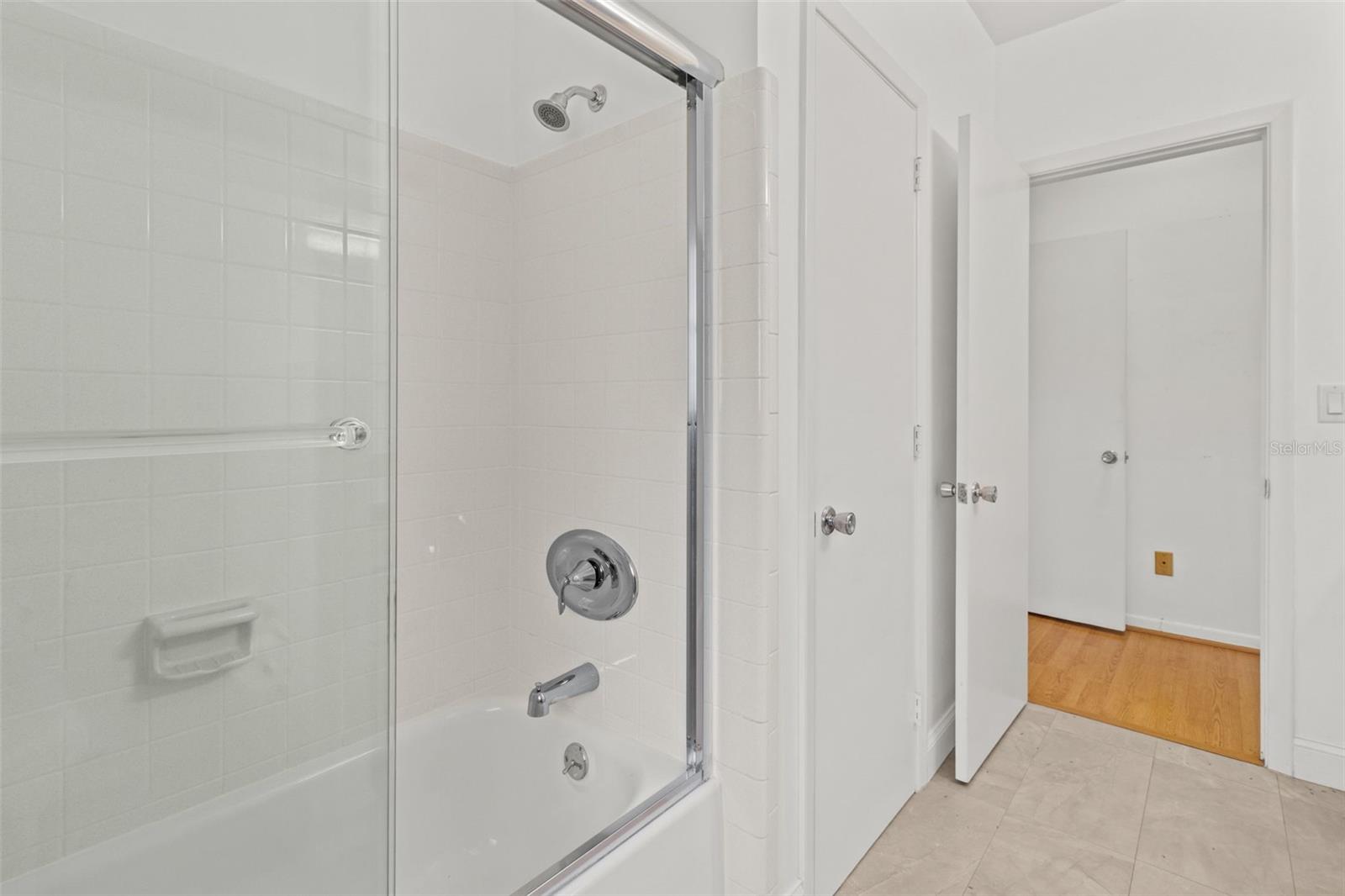 Listing photo id 29 for 13198 98th Avenue