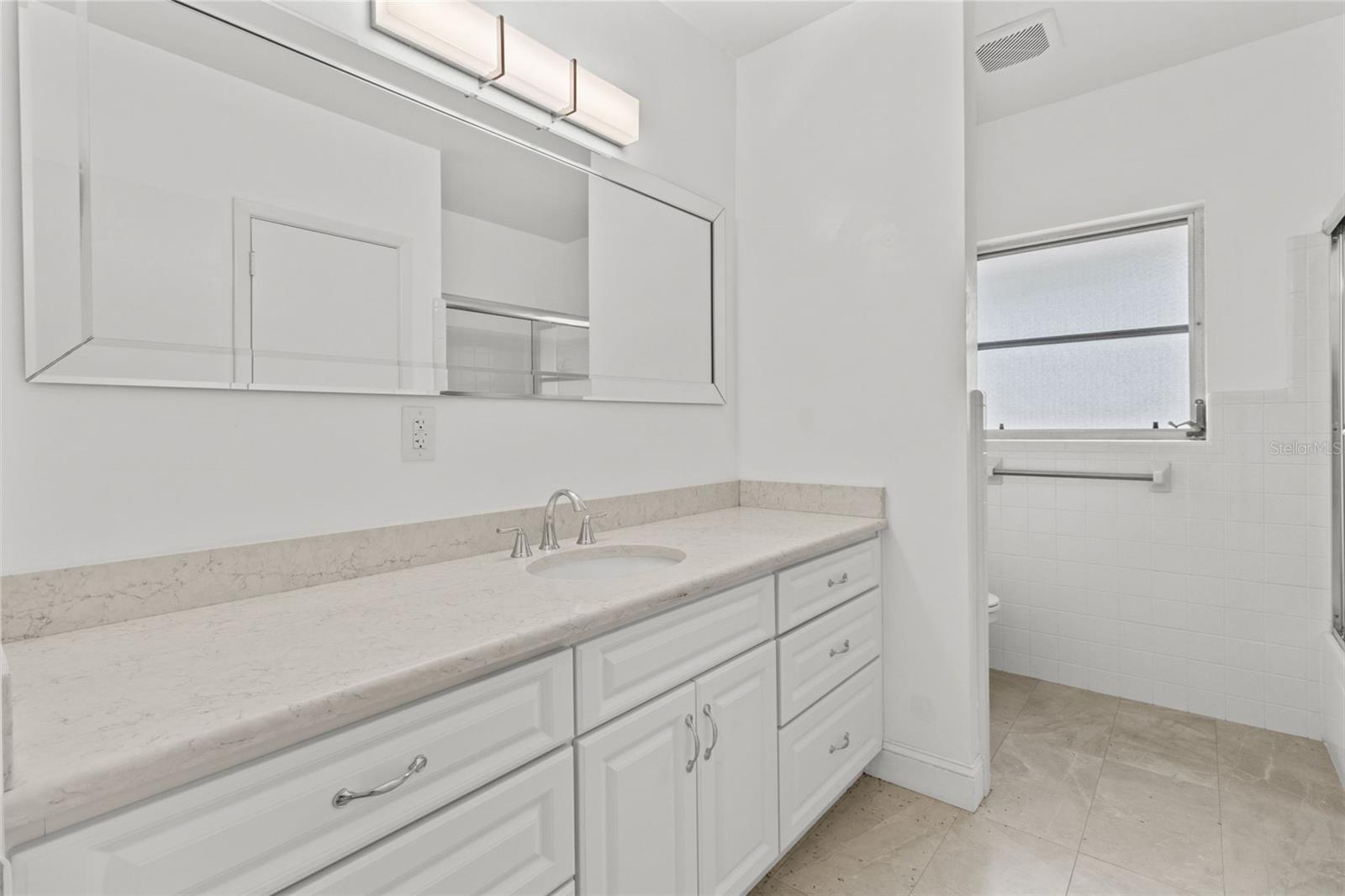 Listing photo id 30 for 13198 98th Avenue