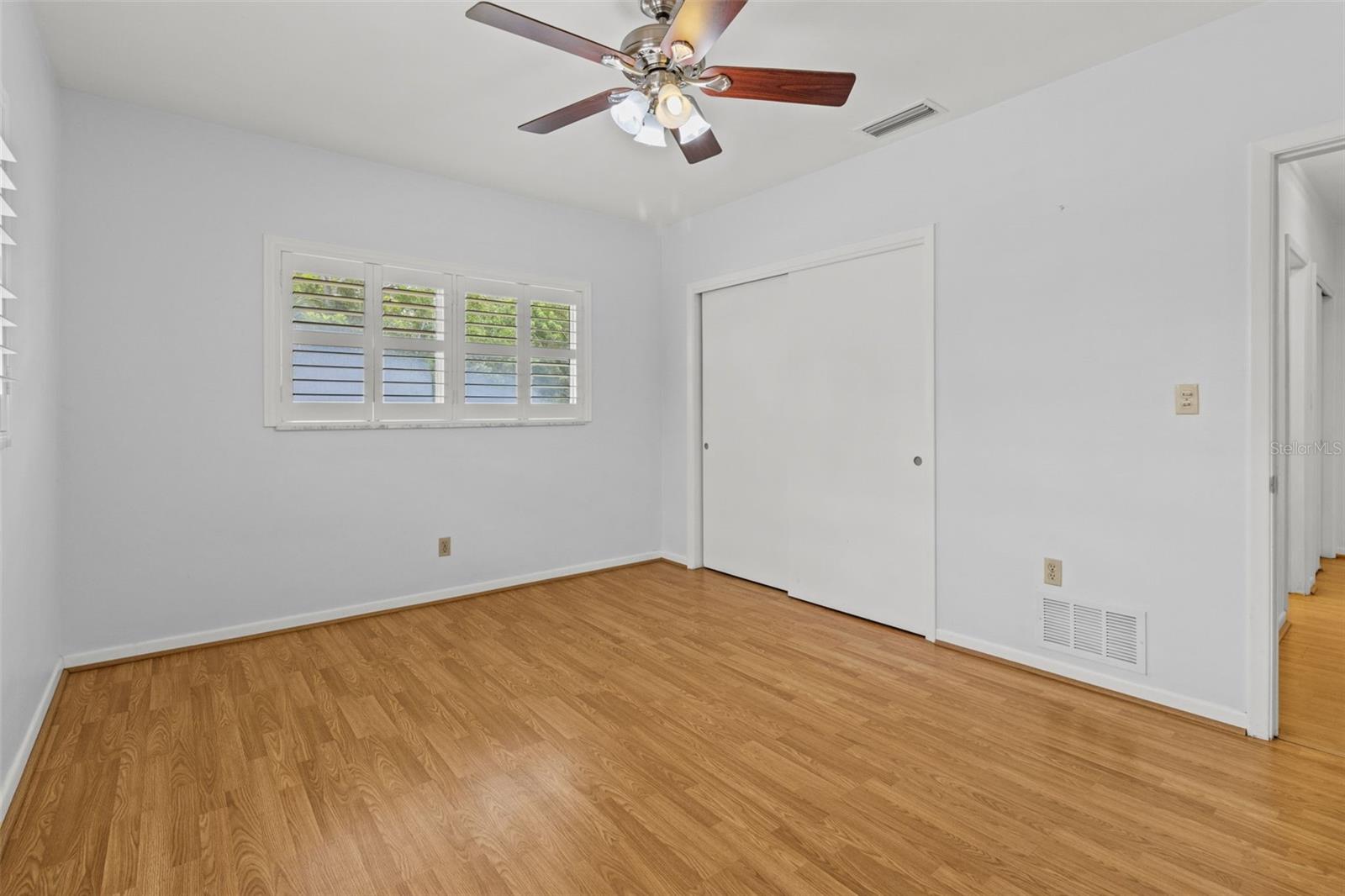 Listing photo id 32 for 13198 98th Avenue