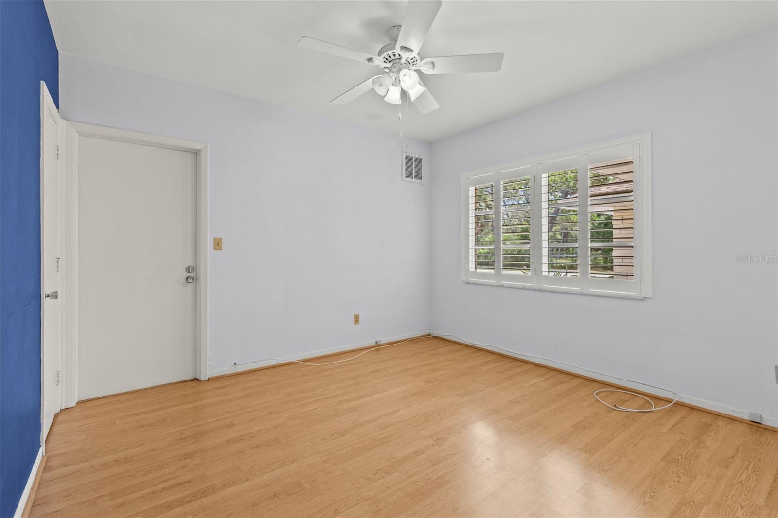 Listing photo id 34 for 13198 98th Avenue