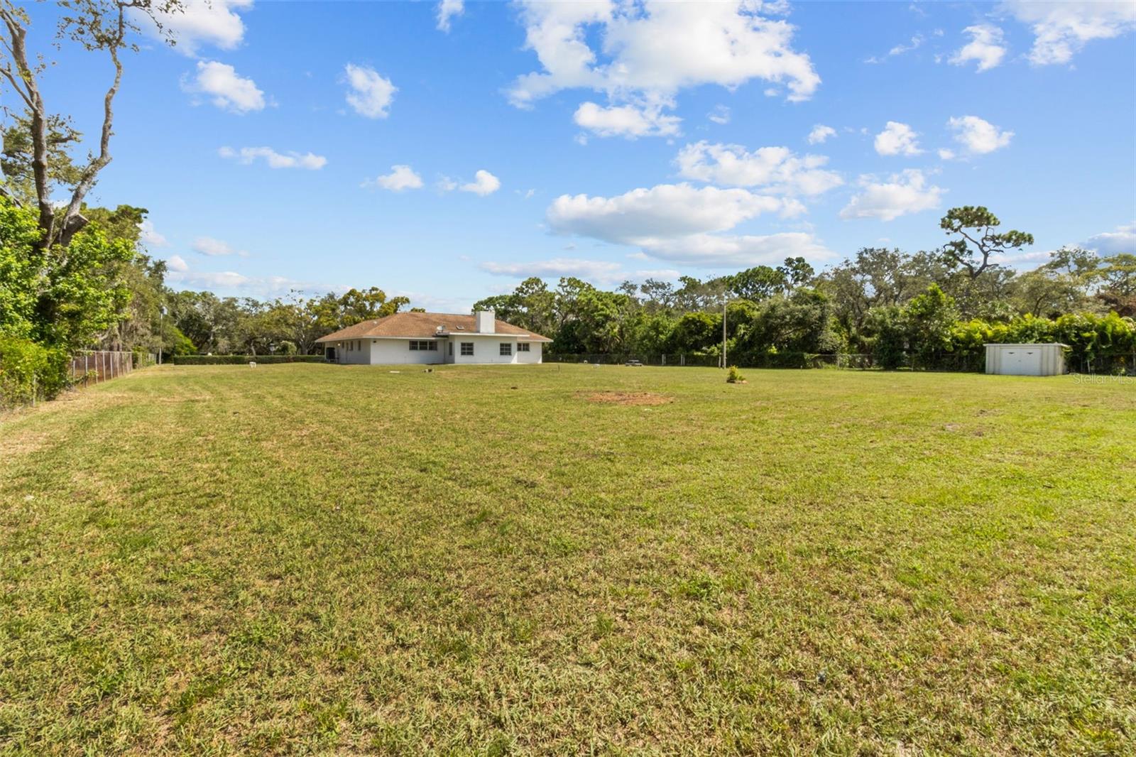 Listing photo id 40 for 13198 98th Avenue