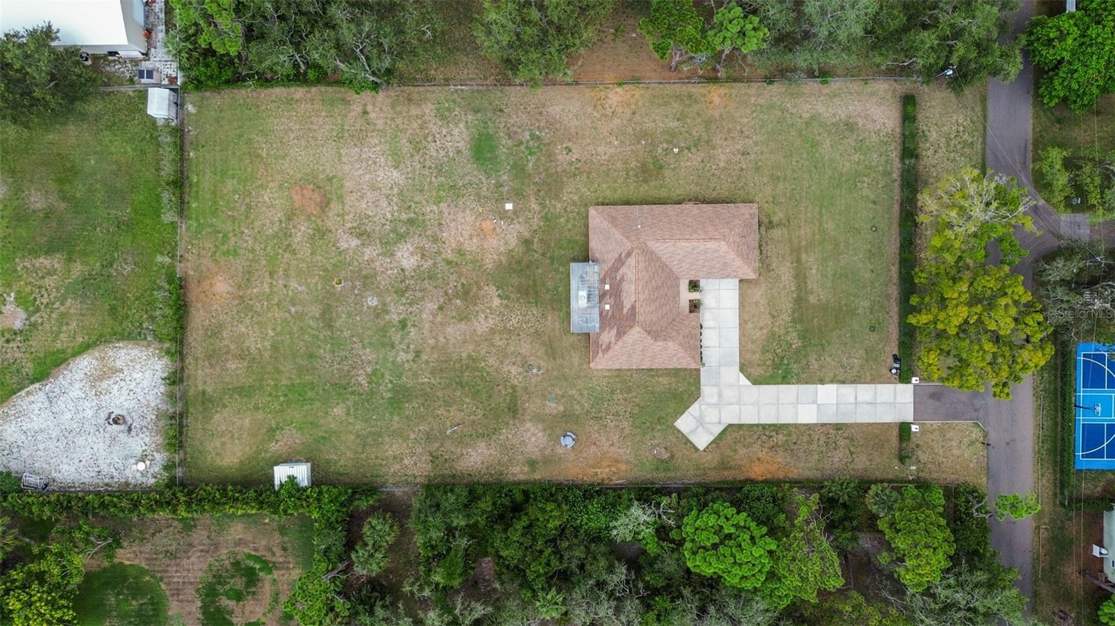 Listing photo id 48 for 13198 98th Avenue