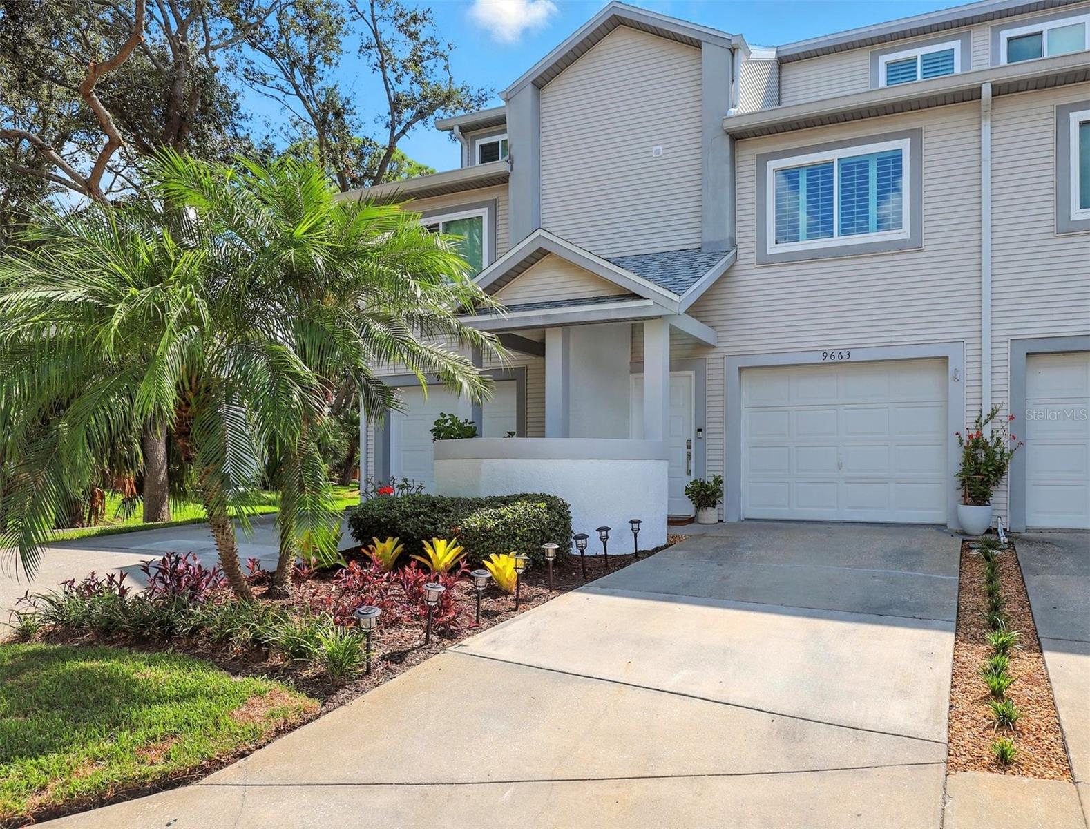 Details for 9663 Tara Cay Court 42, SEMINOLE, FL 33776