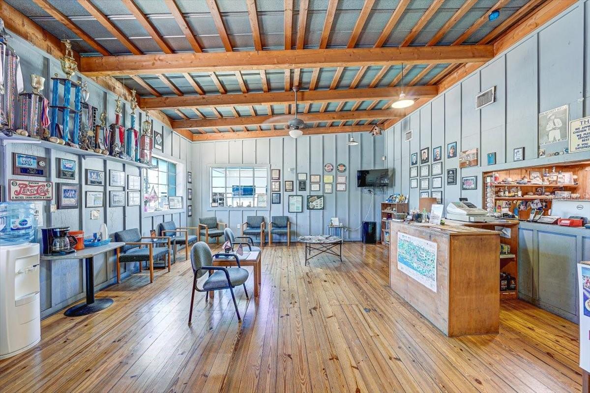 Image 22 of 91 For 1010 Alt 19  