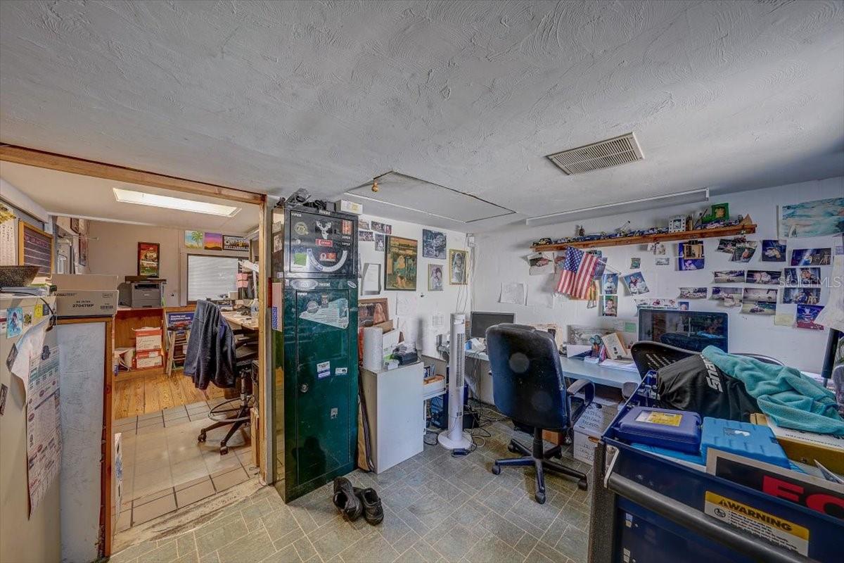 Image 30 of 91 For 1010 Alt 19  