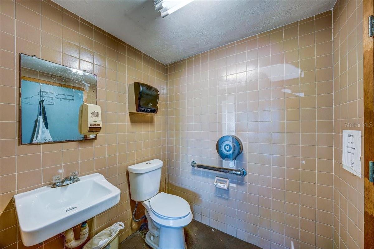 Image 32 of 91 For 1010 Alt 19  