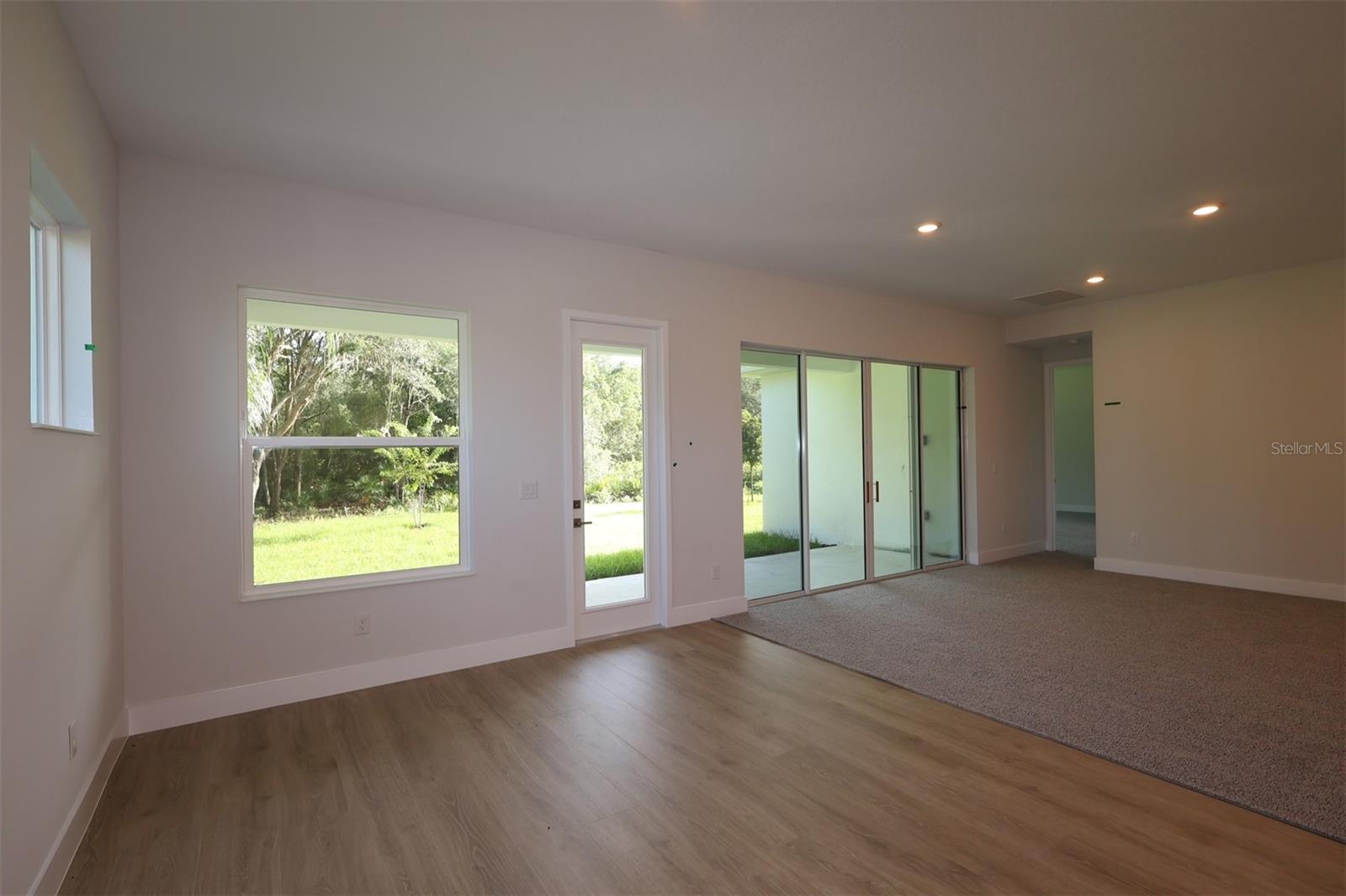 Listing photo id 4 for 31453 Hayman Loop