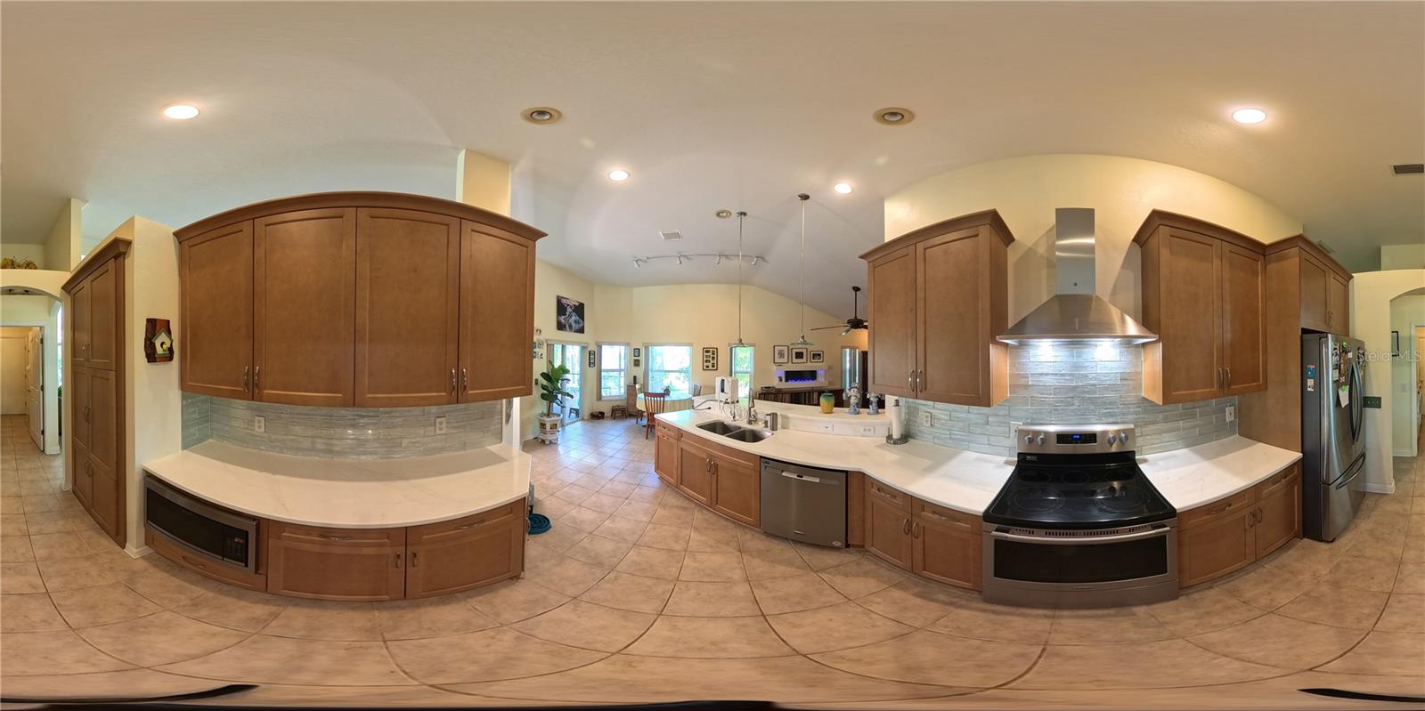 Image 10 of 35 For 530 Somerhill Drive Ne