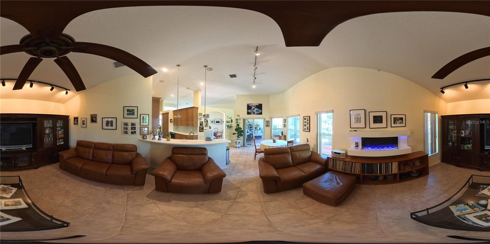Image 13 of 35 For 530 Somerhill Drive Ne