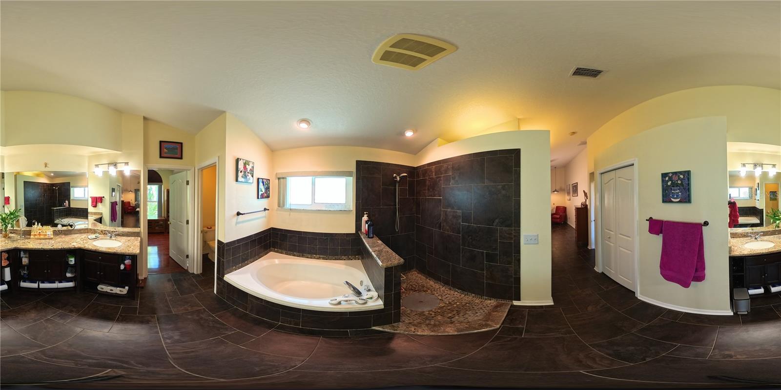 Image 19 of 35 For 530 Somerhill Drive Ne