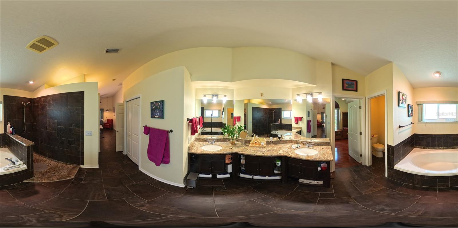 Image 20 of 35 For 530 Somerhill Drive Ne
