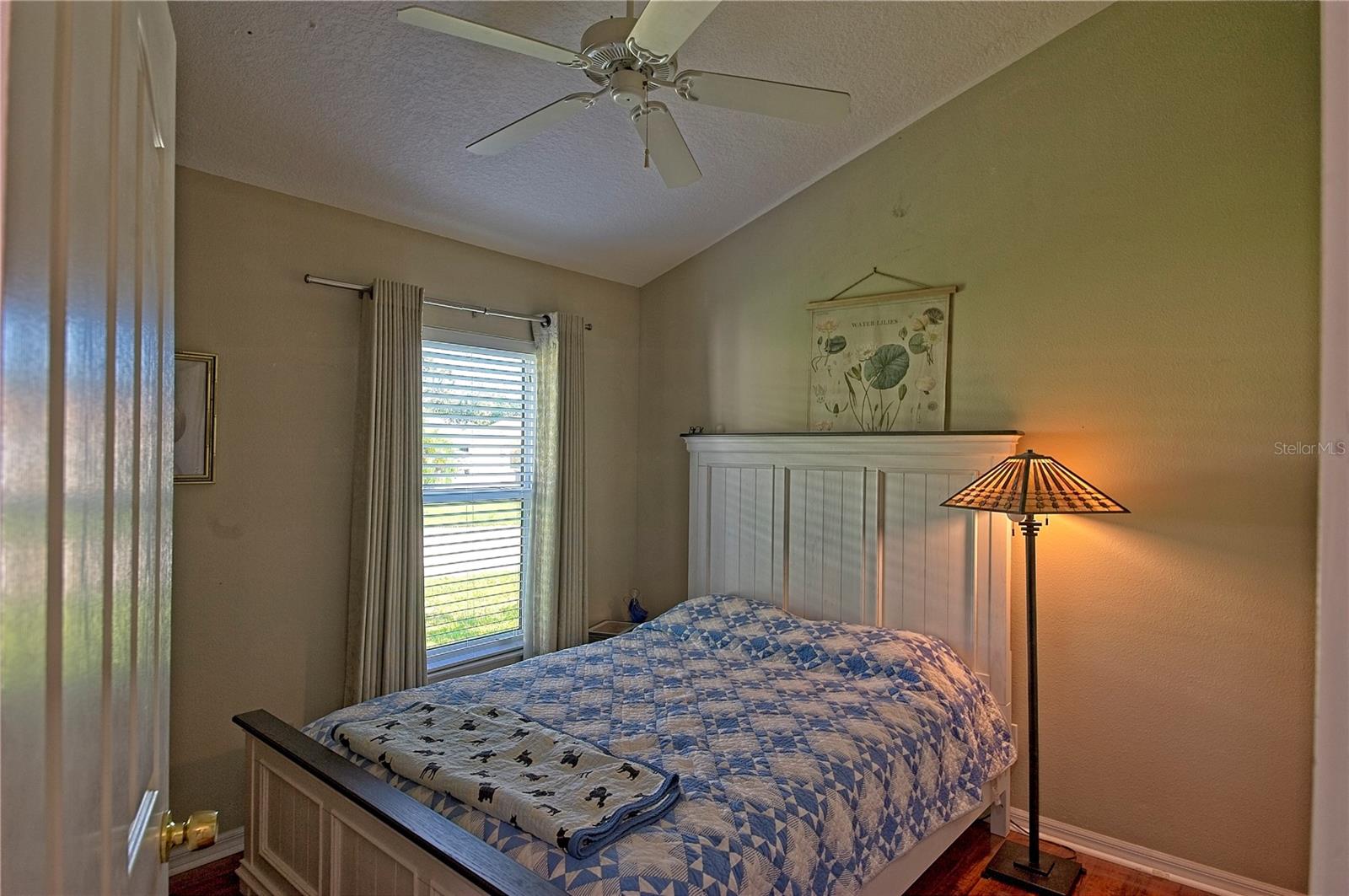 Image 21 of 35 For 530 Somerhill Drive Ne
