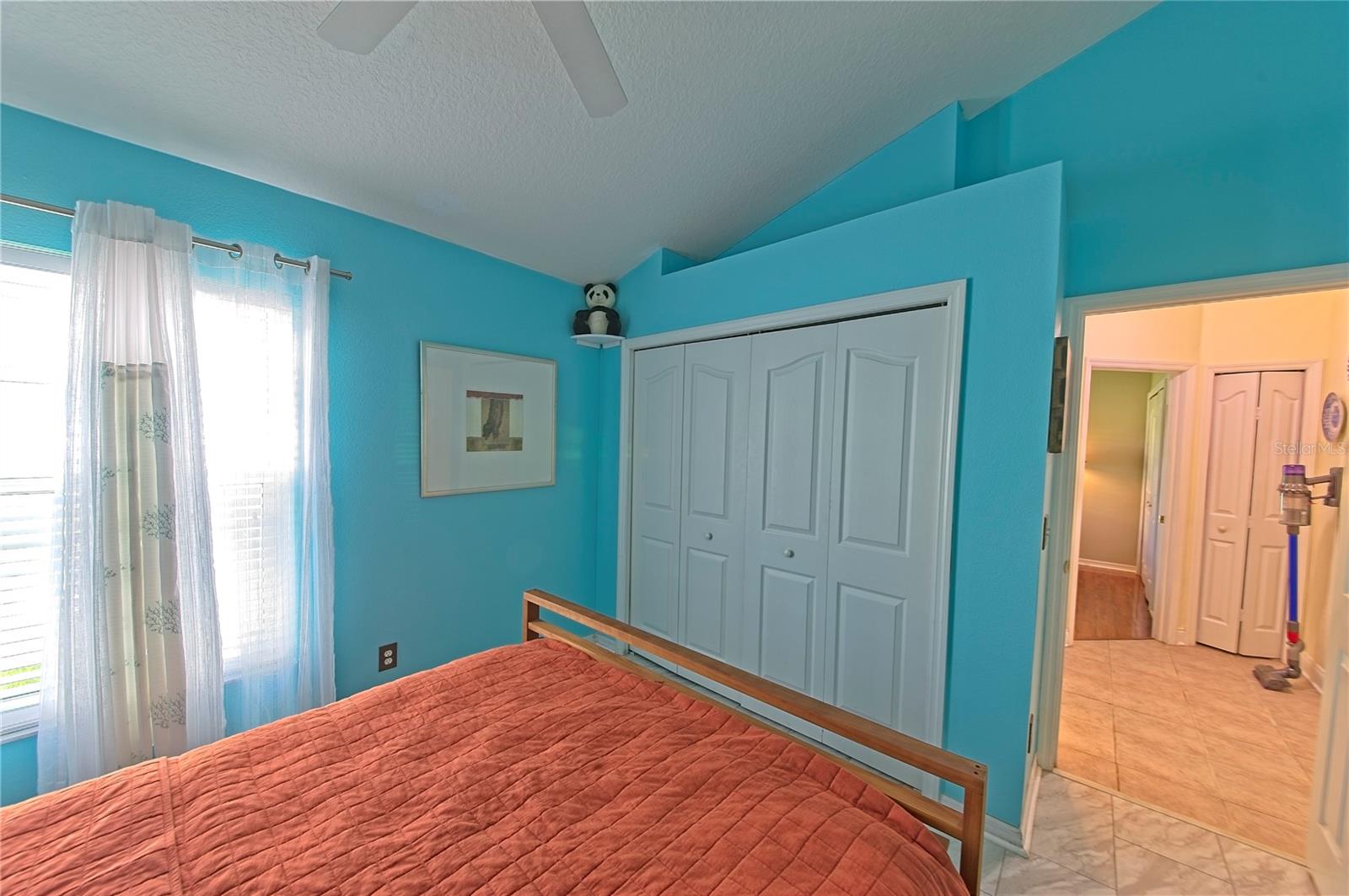 Image 25 of 35 For 530 Somerhill Drive Ne