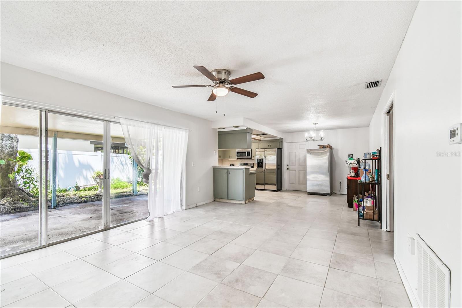 Image 15 of 41 For 9516 Merrimoor Boulevard
