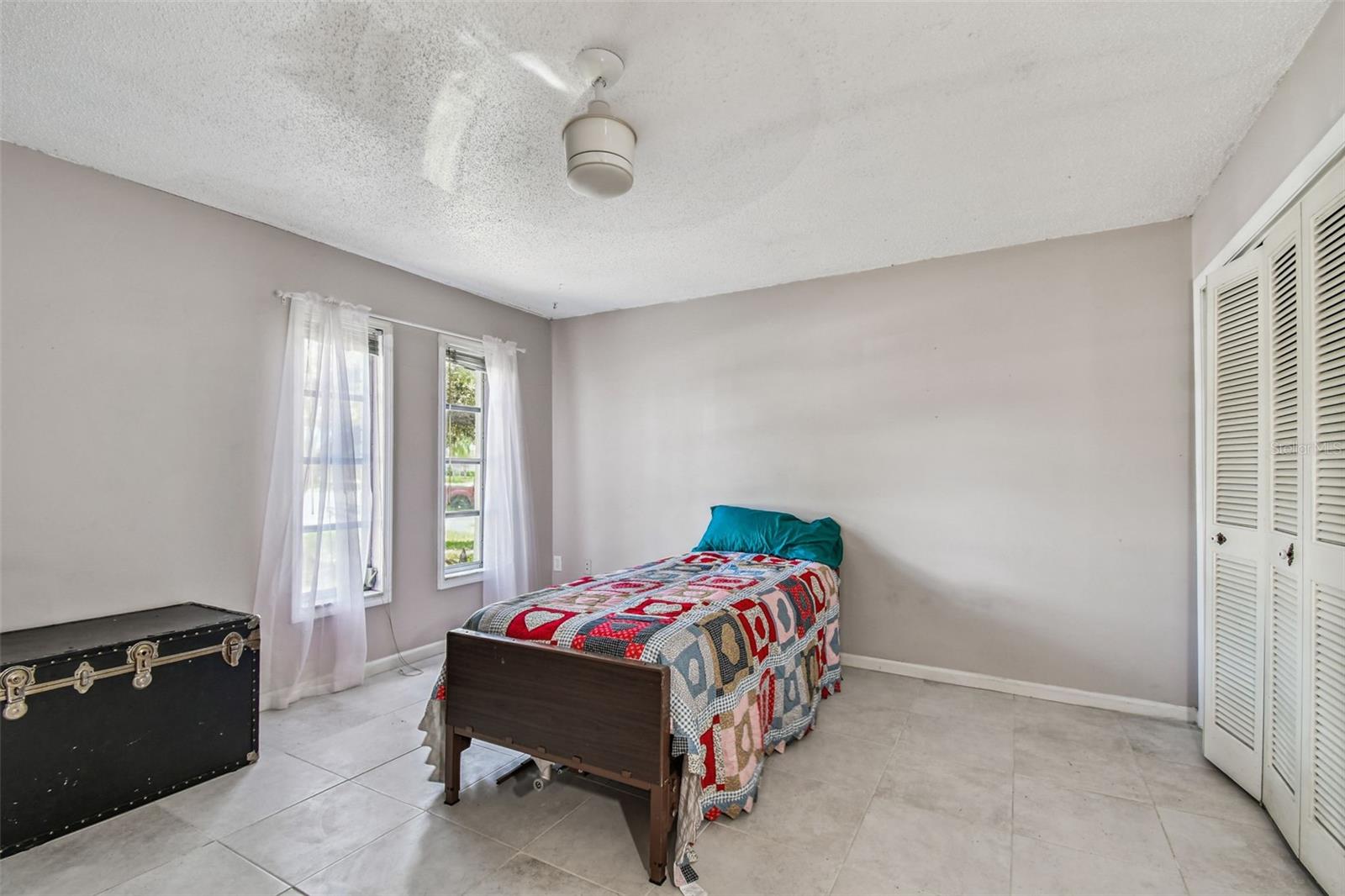 Image 17 of 41 For 9516 Merrimoor Boulevard