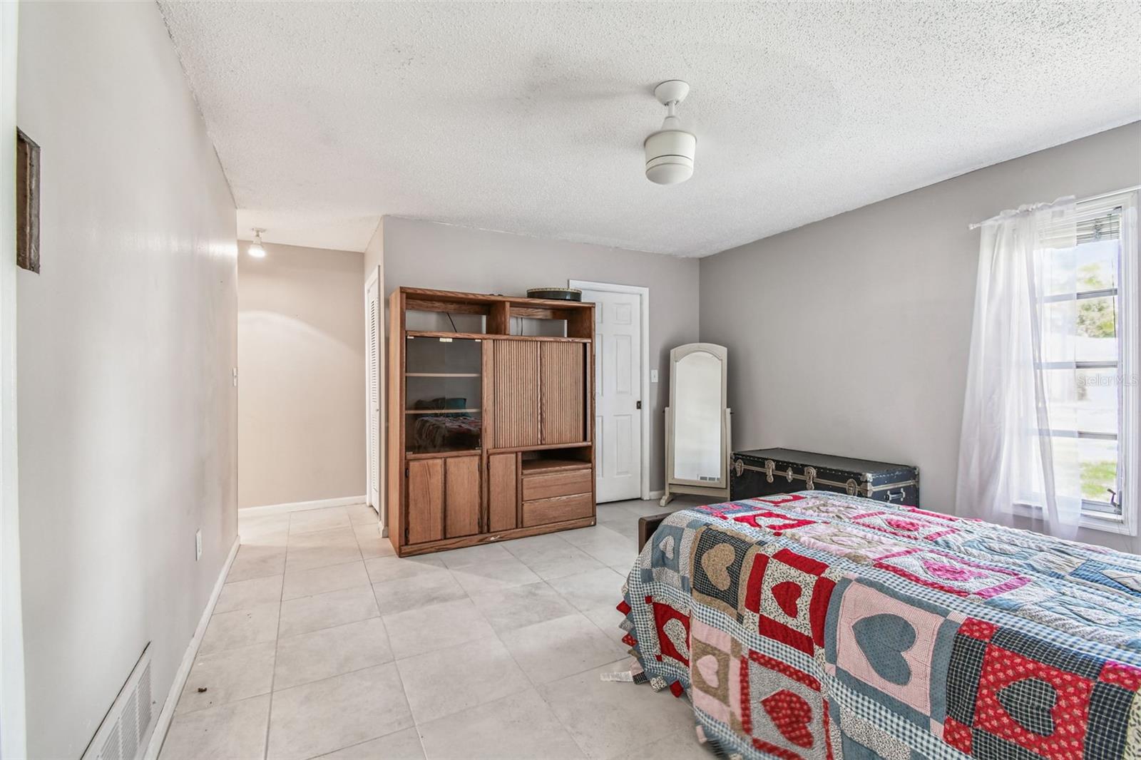Image 20 of 41 For 9516 Merrimoor Boulevard