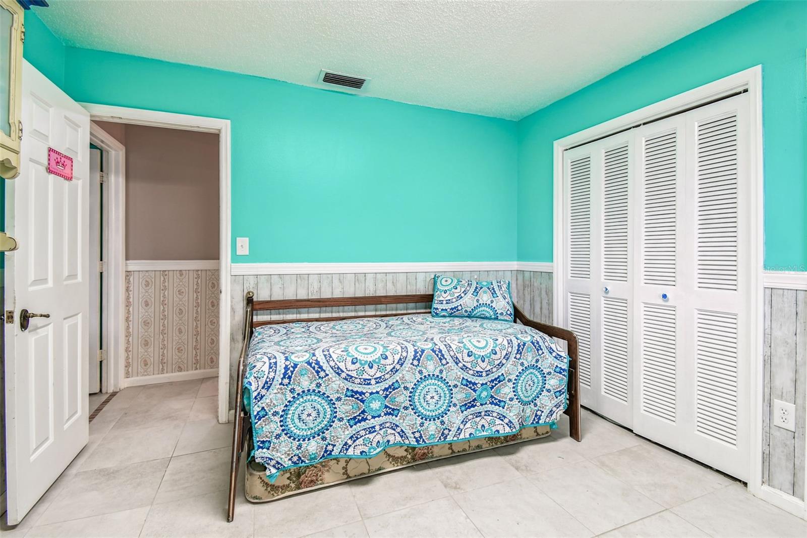Image 26 of 41 For 9516 Merrimoor Boulevard
