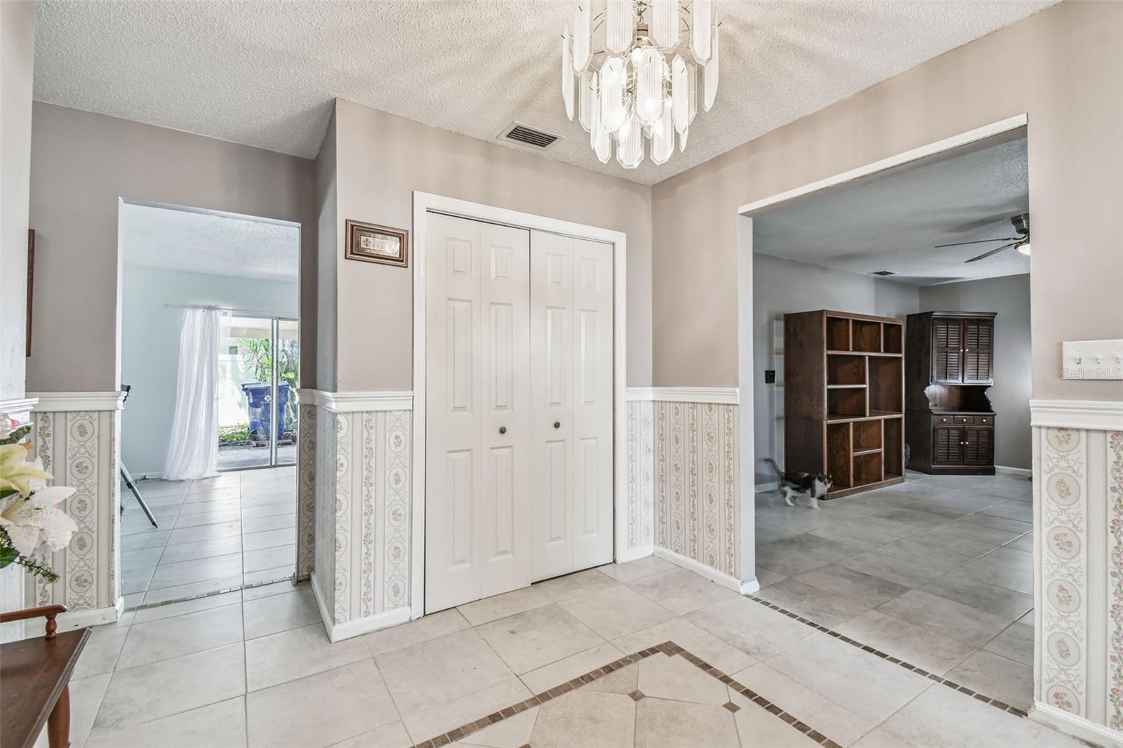 Image 4 of 41 For 9516 Merrimoor Boulevard
