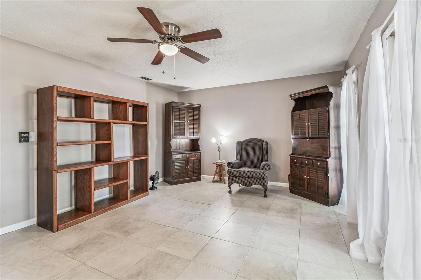 Image 5 of 41 For 9516 Merrimoor Boulevard