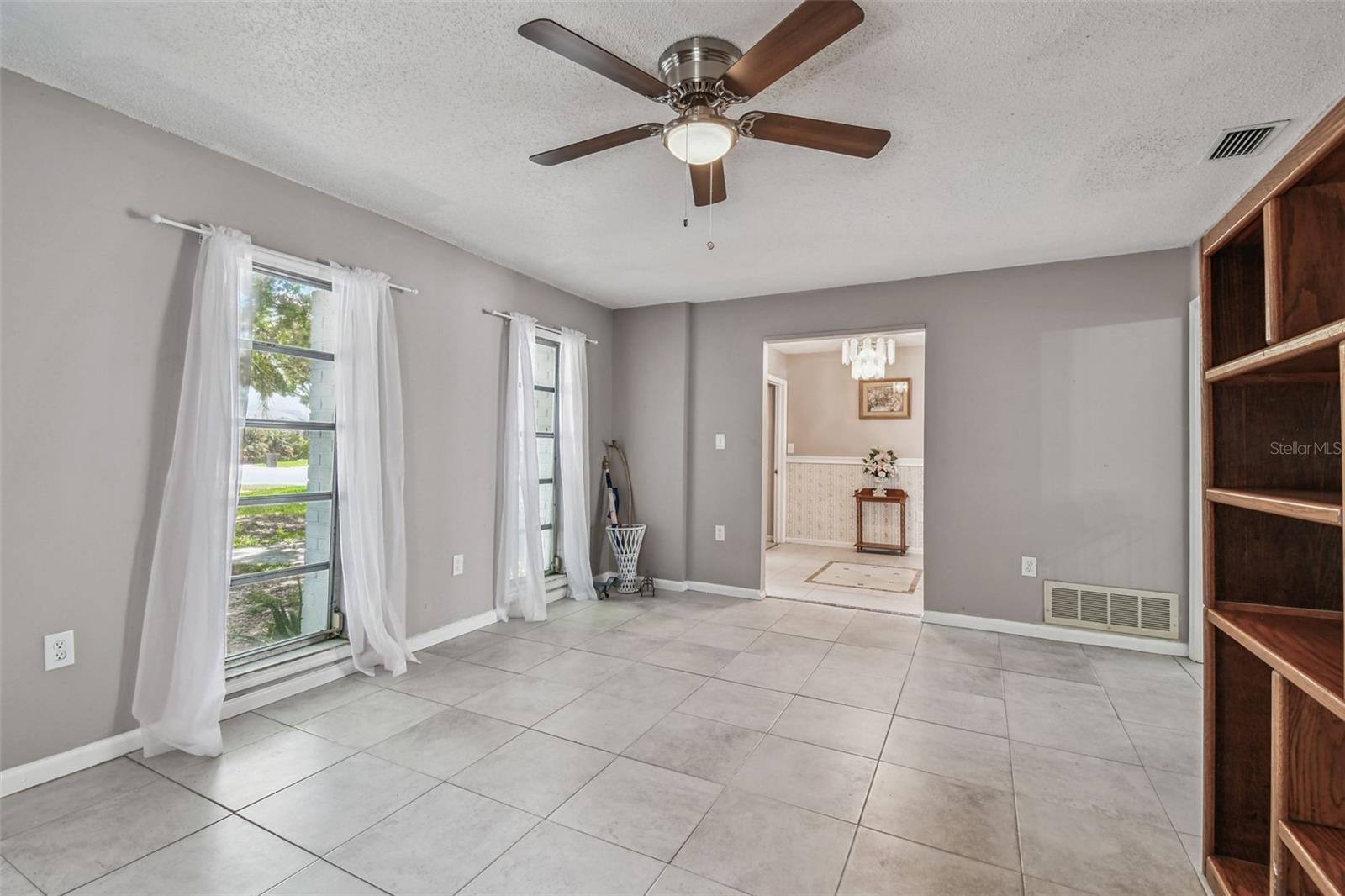 Image 6 of 41 For 9516 Merrimoor Boulevard