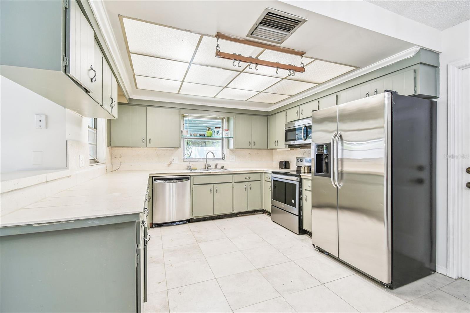 Image 7 of 41 For 9516 Merrimoor Boulevard