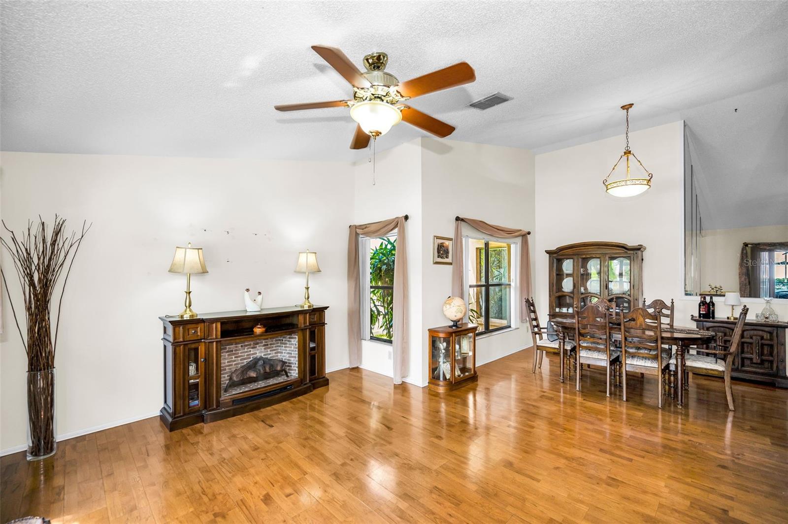 Image 10 of 87 For 8609 Thimbleberry Lane