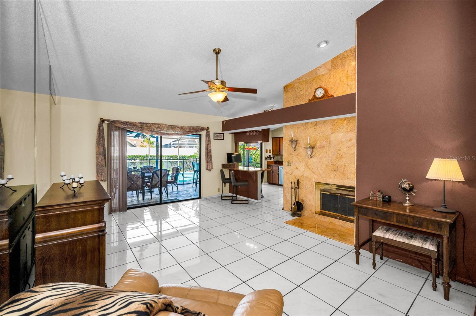 Image 16 of 87 For 8609 Thimbleberry Lane