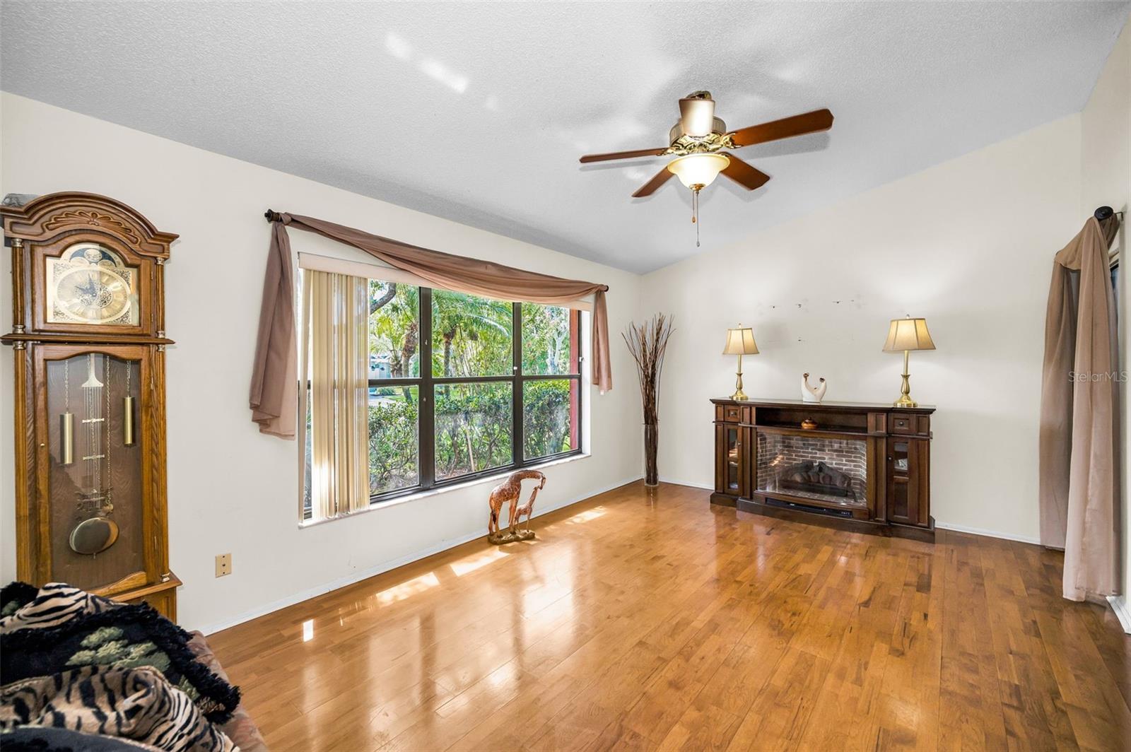 Image 9 of 87 For 8609 Thimbleberry Lane