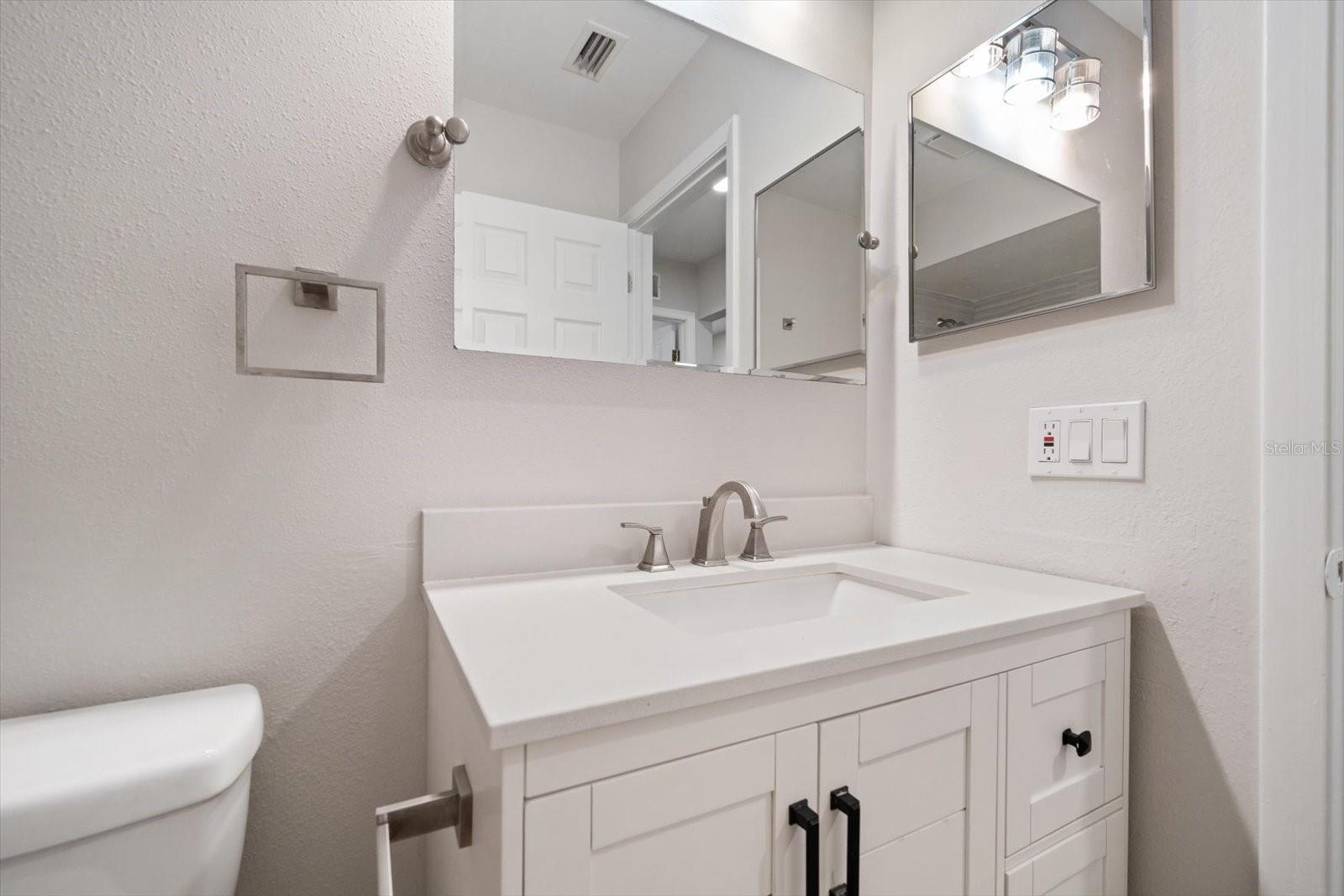 Image 27 of 36 For 2165 Corbin Place E