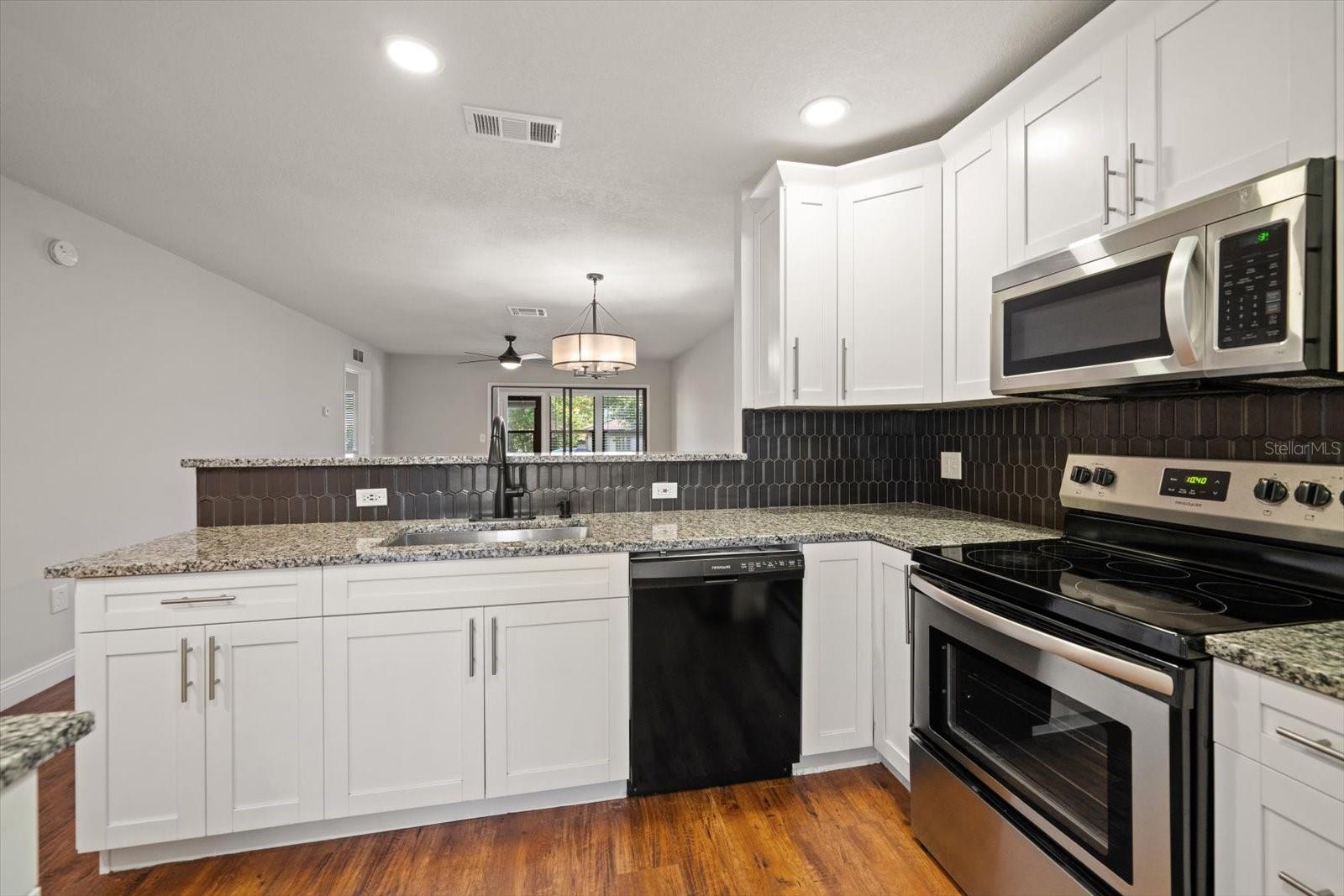 Image 5 of 36 For 2165 Corbin Place E