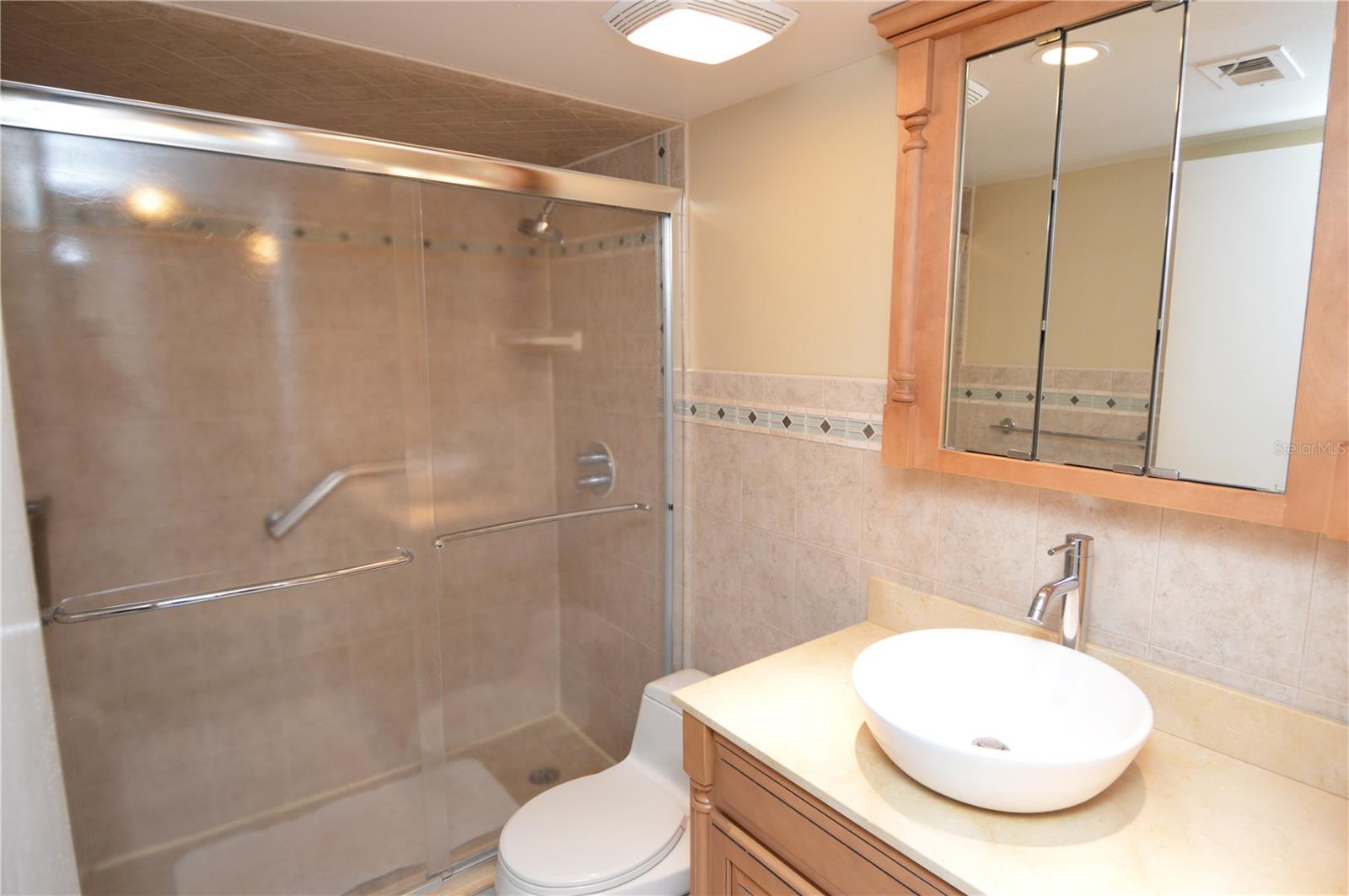 Image 32 of 95 For 12760 Indian Rocks Road 573