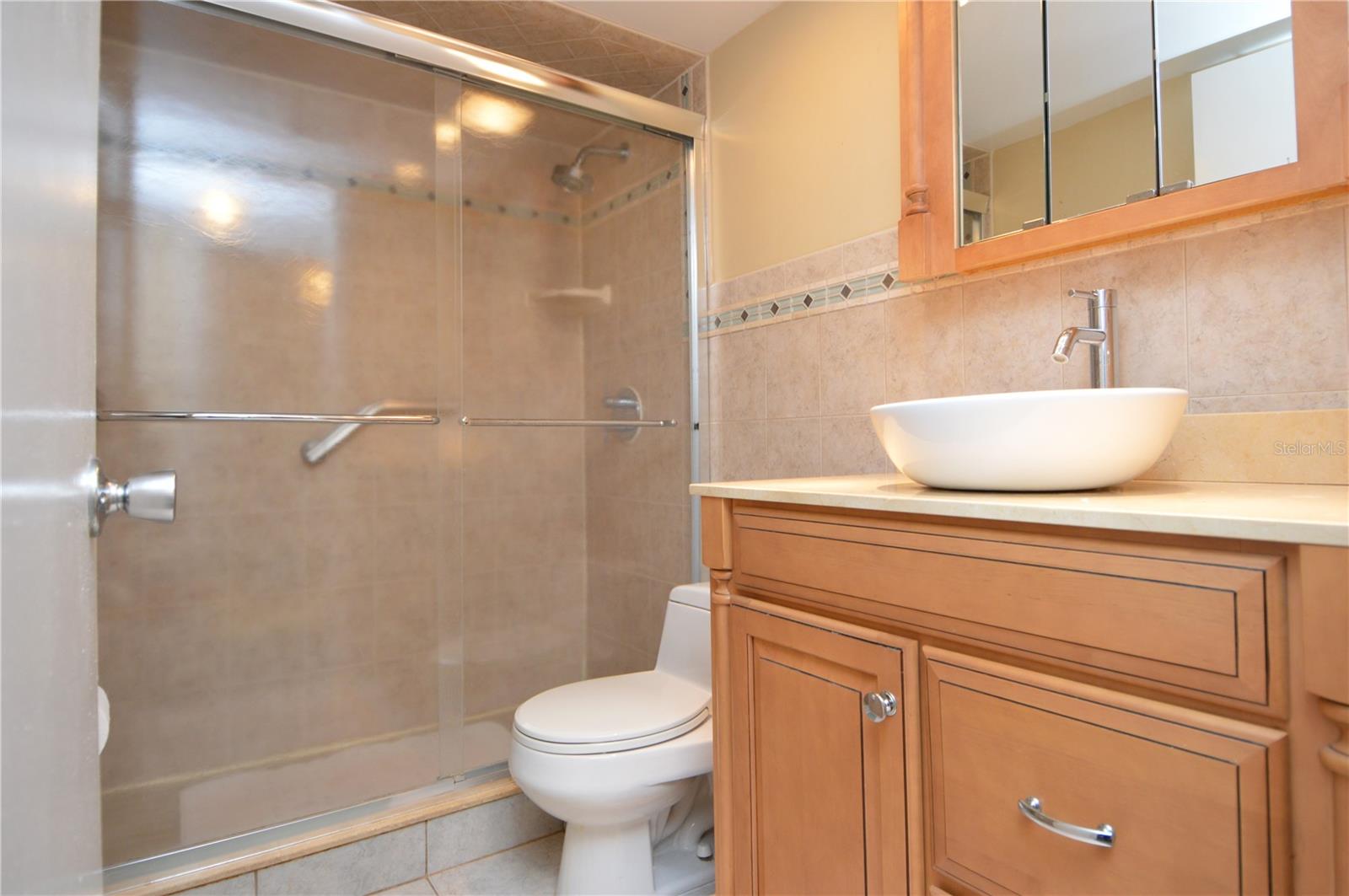 Image 33 of 95 For 12760 Indian Rocks Road 573