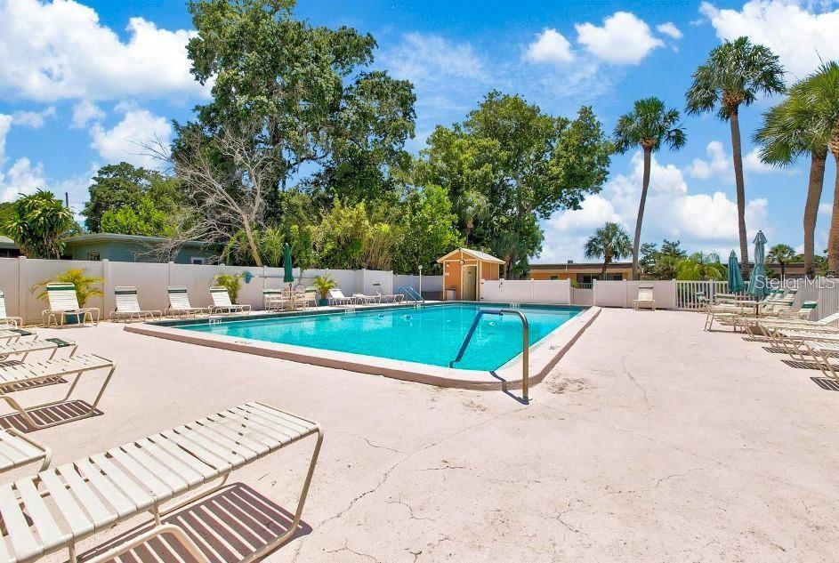 Image 84 of 95 For 12760 Indian Rocks Road 573