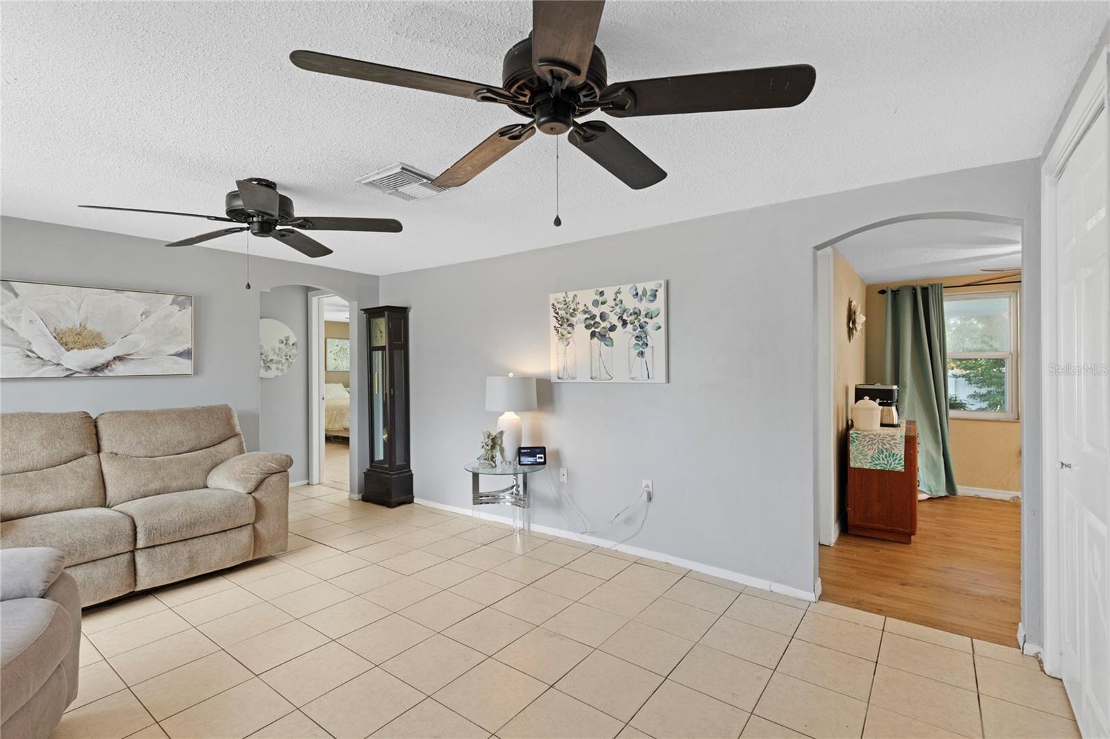Image 7 of 38 For 9720 Gray Fox Lane
