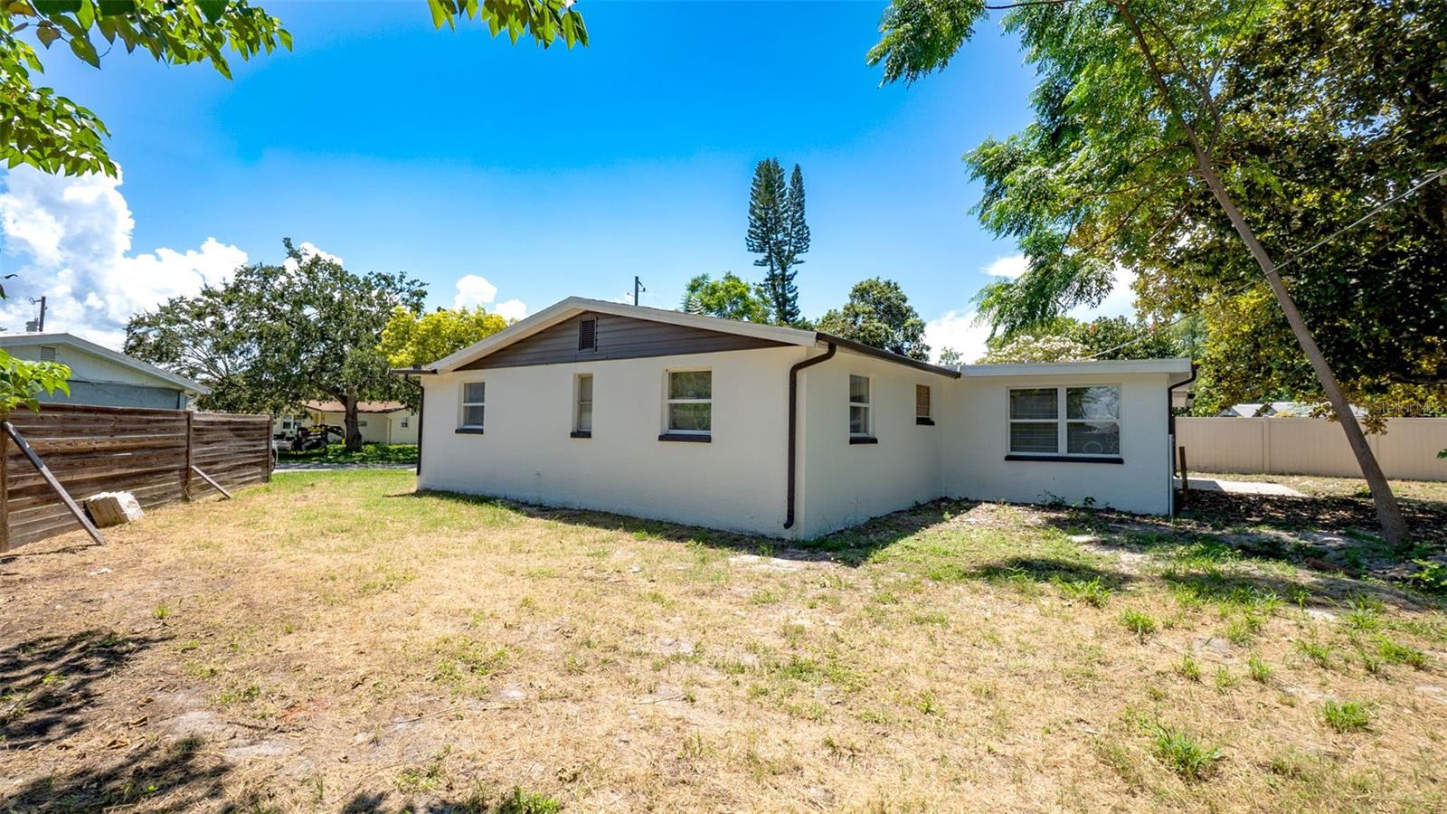 Image 5 of 42 For 12705 Capitol Drive