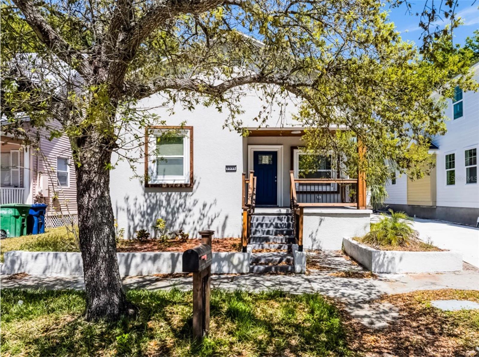 Image 2 of 67 For 2335 Beach Street