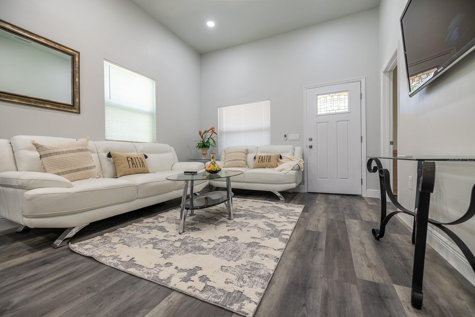 Image 41 of 67 For 2335 Beach Street