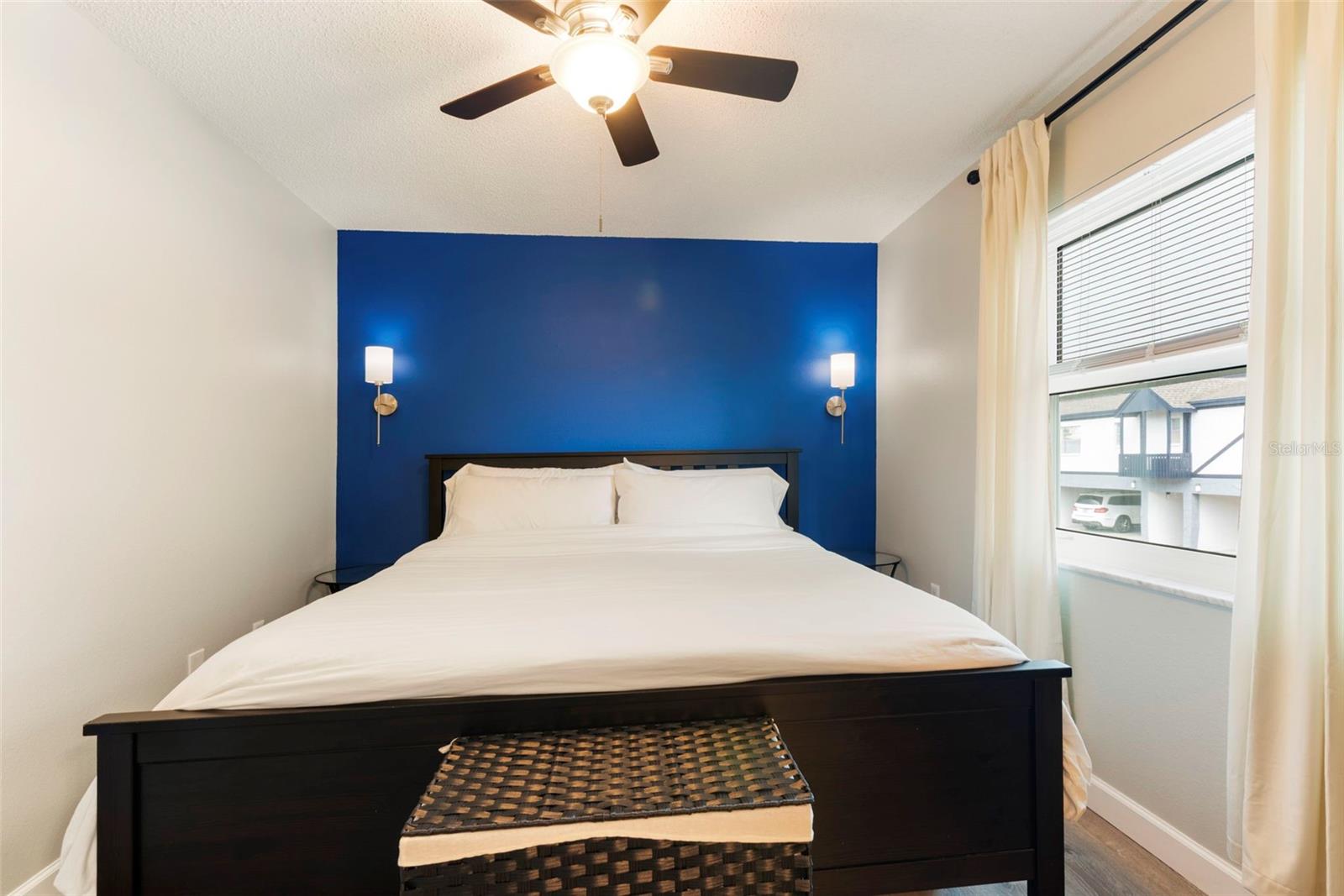 Image 12 of 31 For 1126 King Arthur Court 415