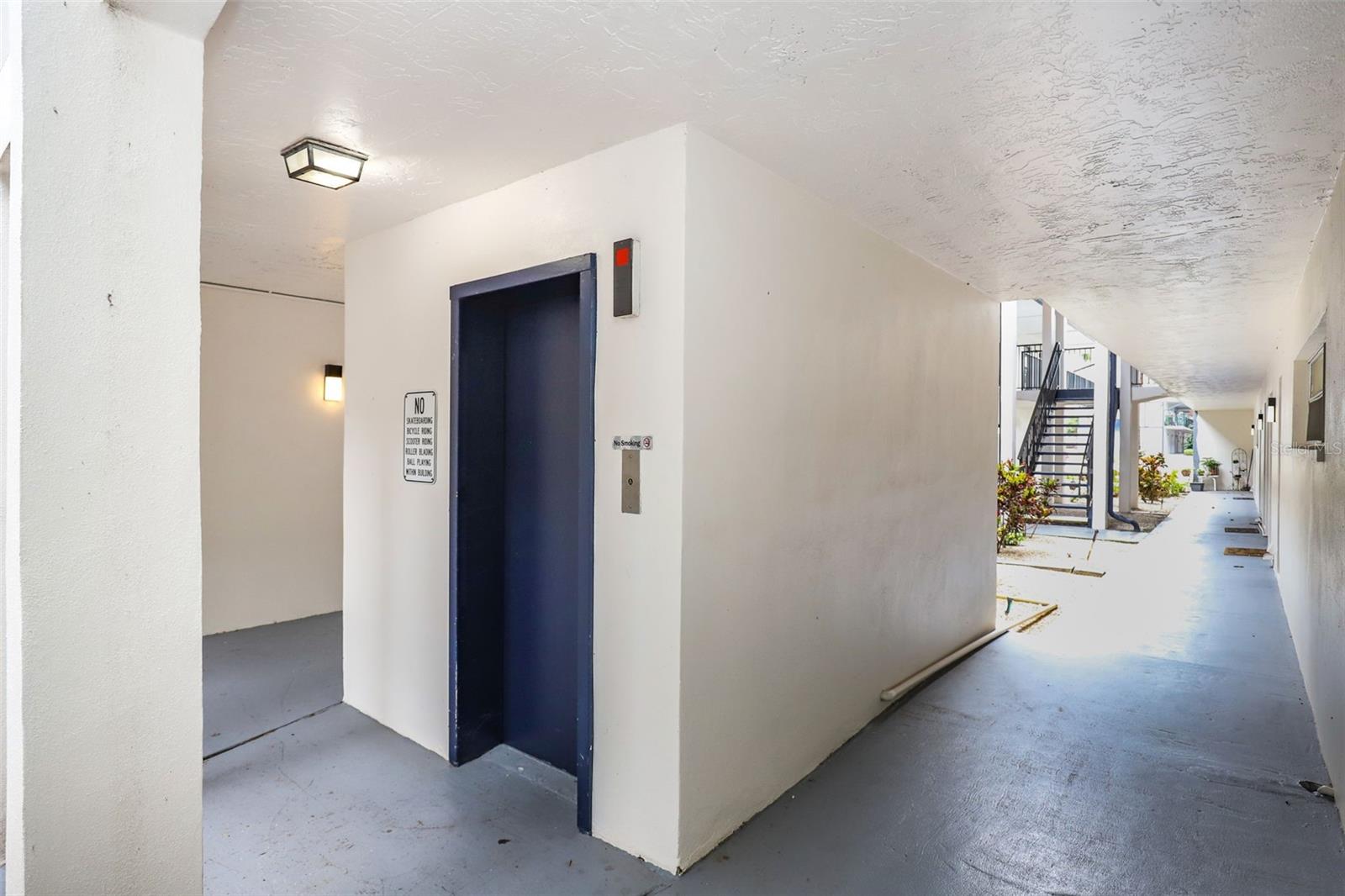 Image 16 of 31 For 1126 King Arthur Court 415