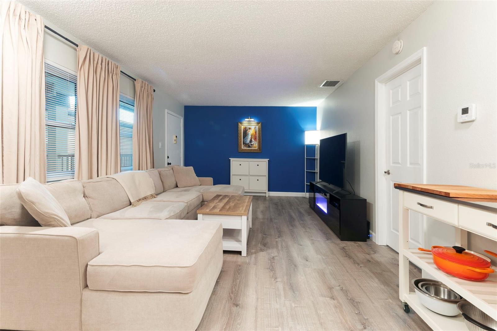 Image 6 of 31 For 1126 King Arthur Court 415