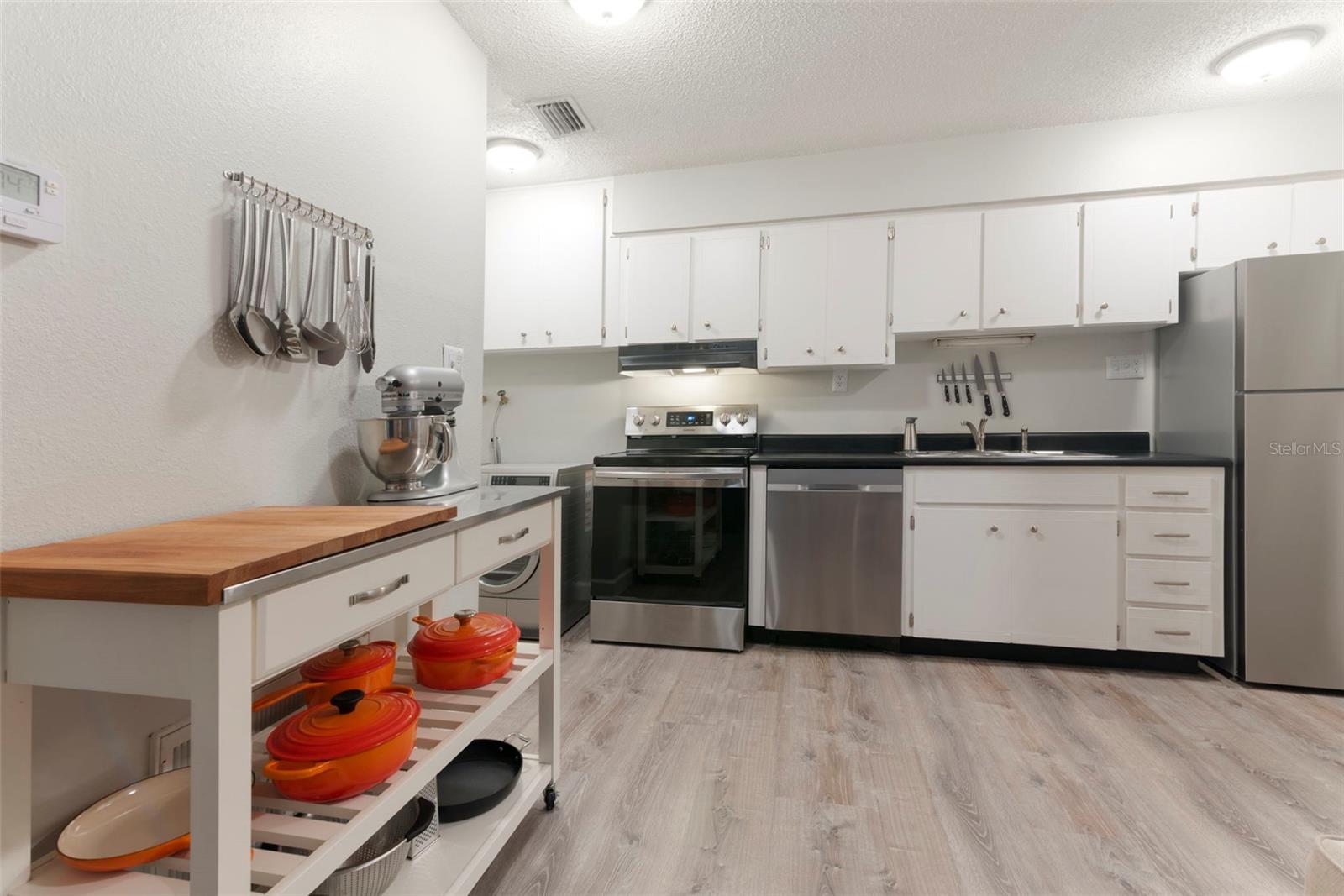 Image 7 of 31 For 1126 King Arthur Court 415