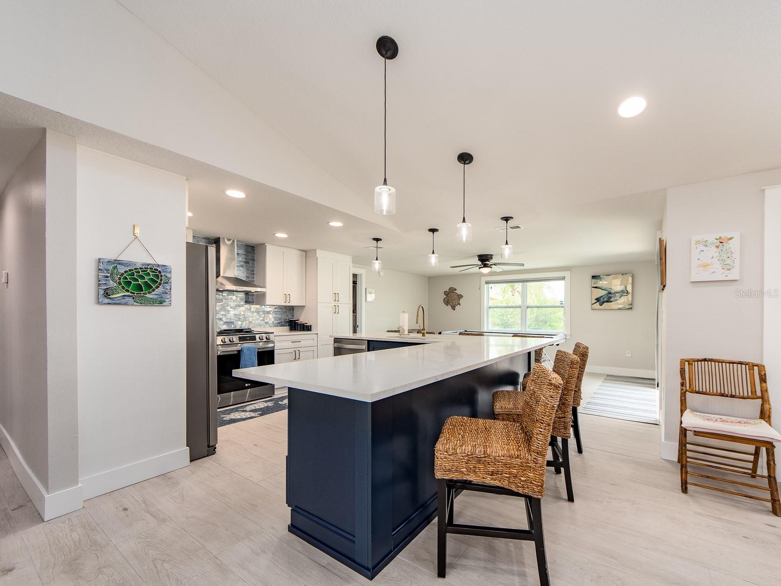 Listing photo id 9 for 9811 San Mateo Way