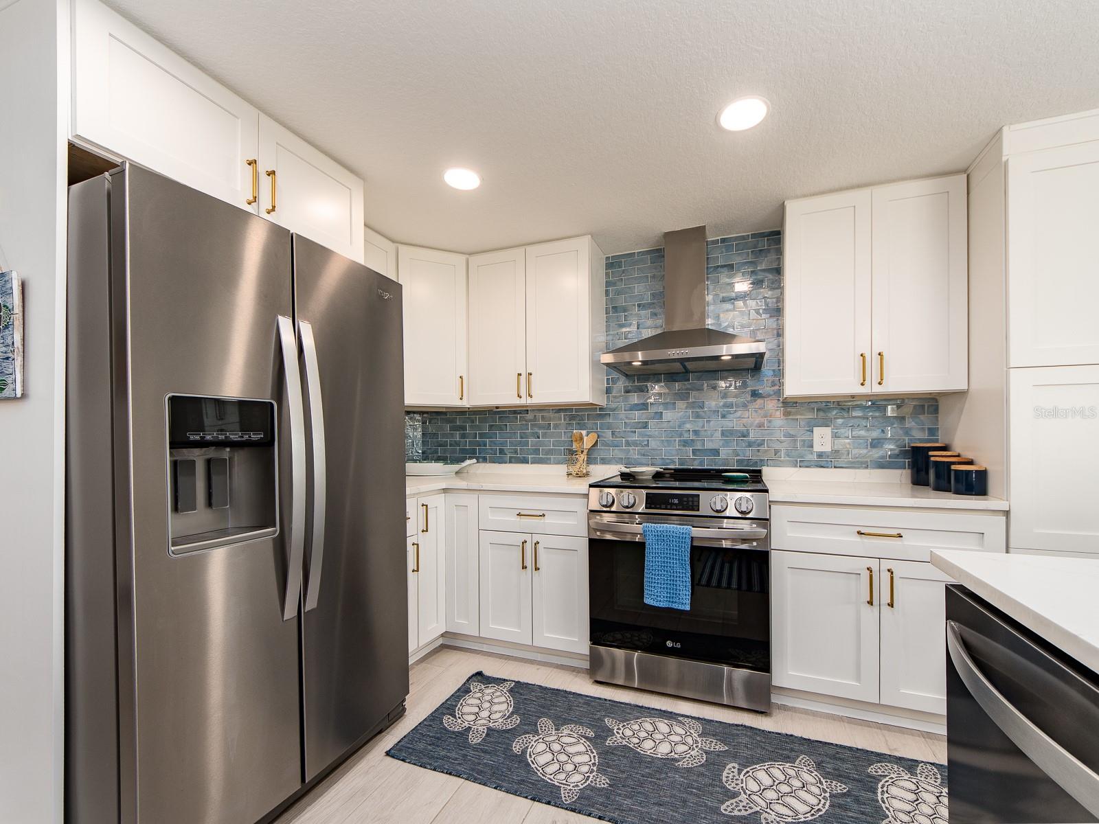Listing photo id 11 for 9811 San Mateo Way