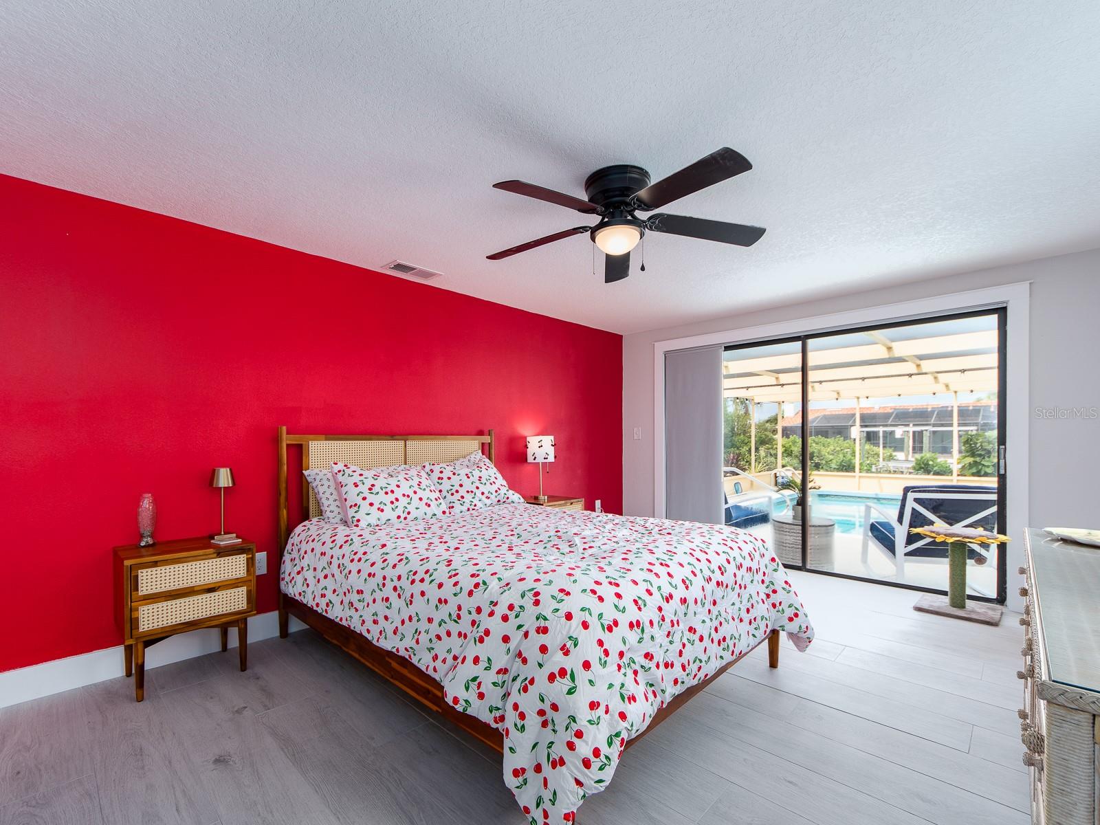 Listing photo id 20 for 9811 San Mateo Way