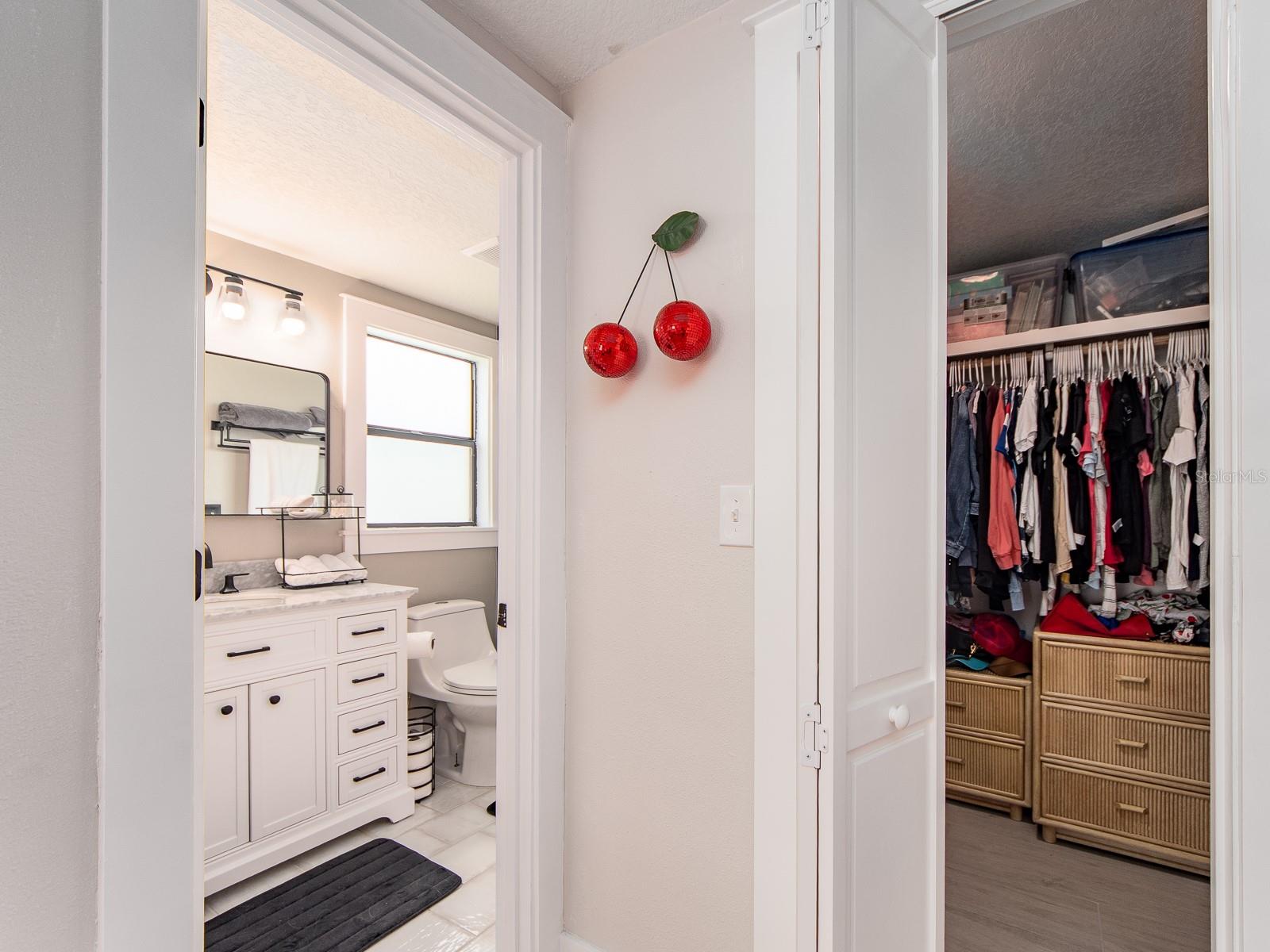 Listing photo id 23 for 9811 San Mateo Way