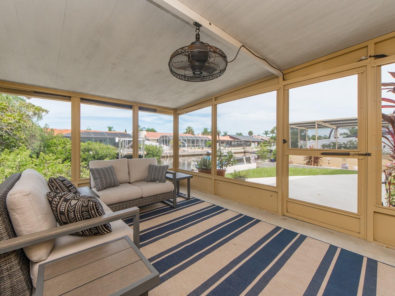 Listing photo id 28 for 9811 San Mateo Way