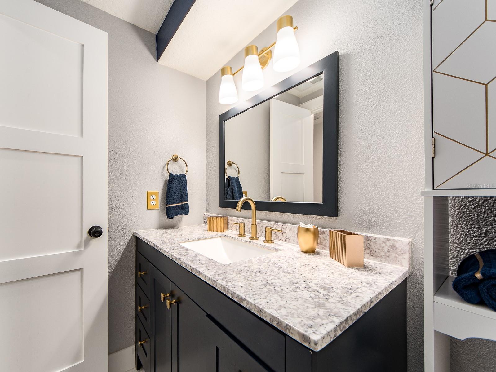 Listing photo id 32 for 9811 San Mateo Way