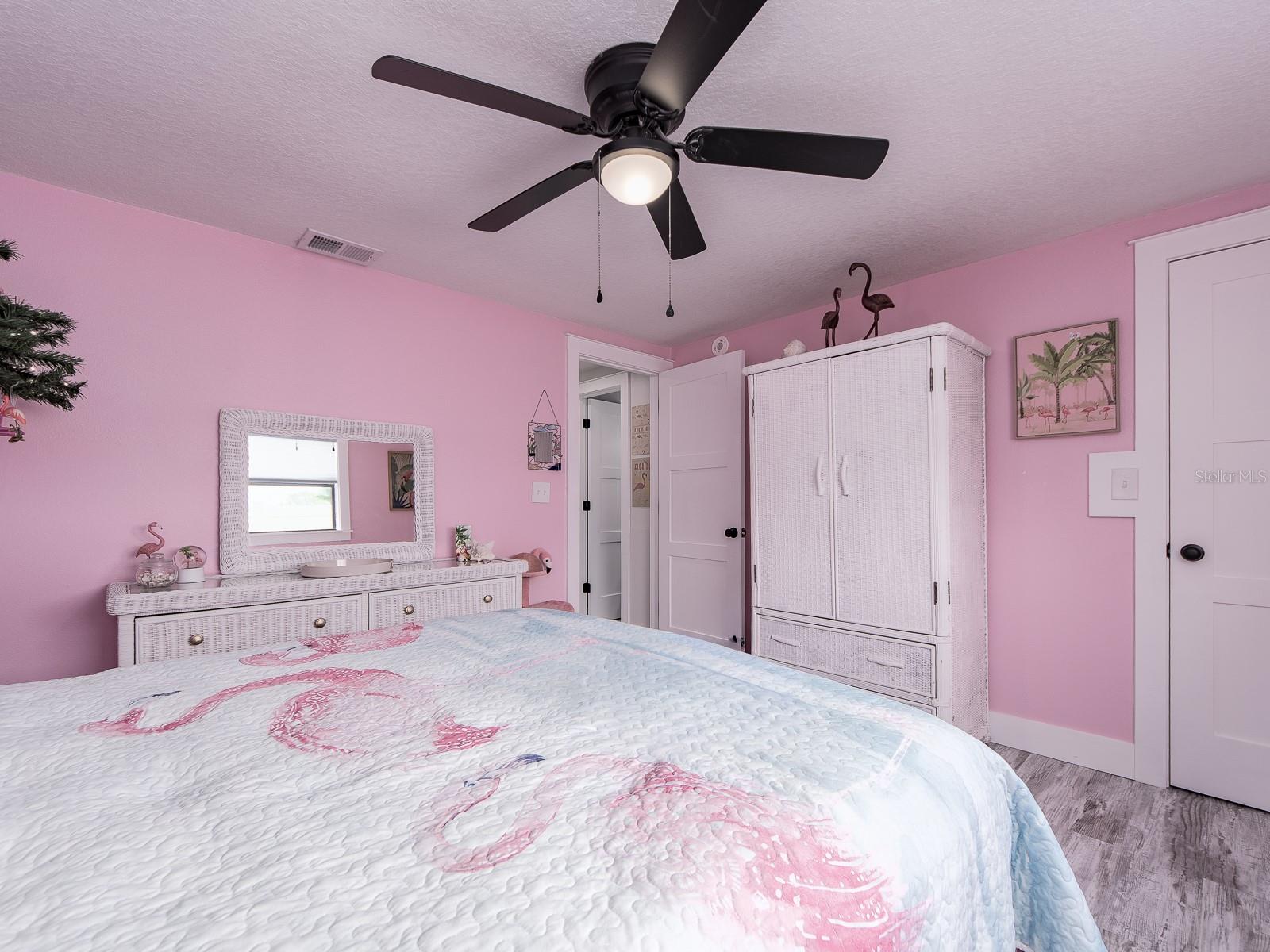 Listing photo id 34 for 9811 San Mateo Way