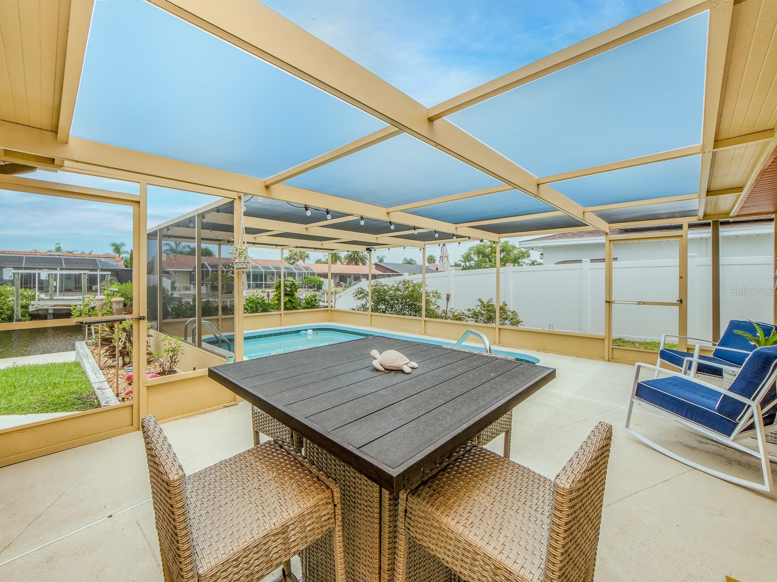 Listing photo id 35 for 9811 San Mateo Way